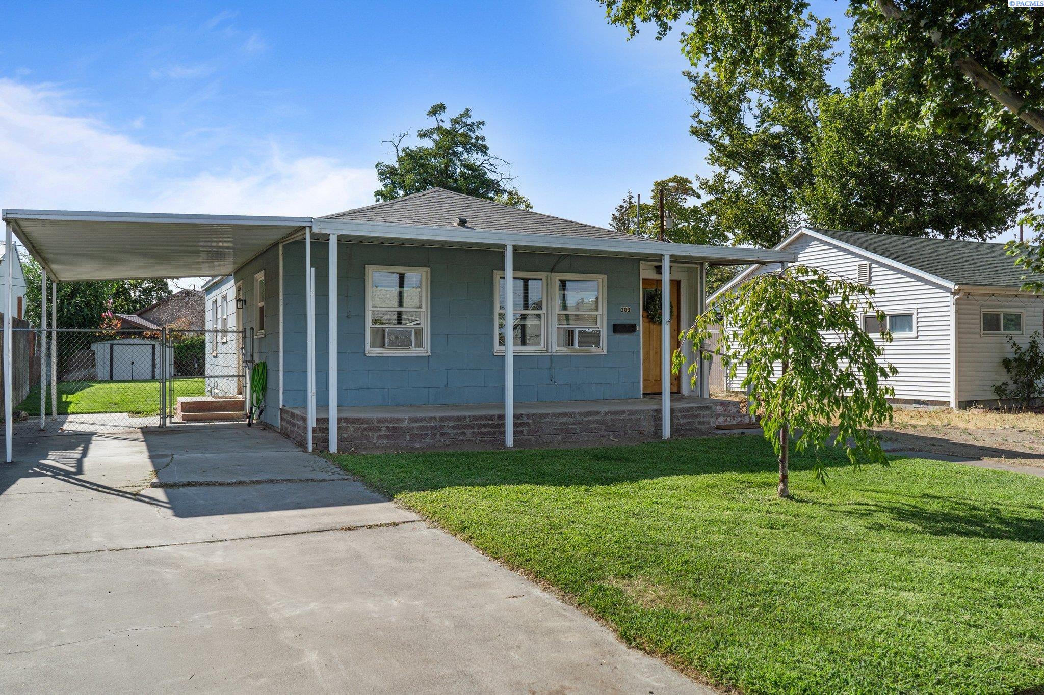 303 Rossell Avenue