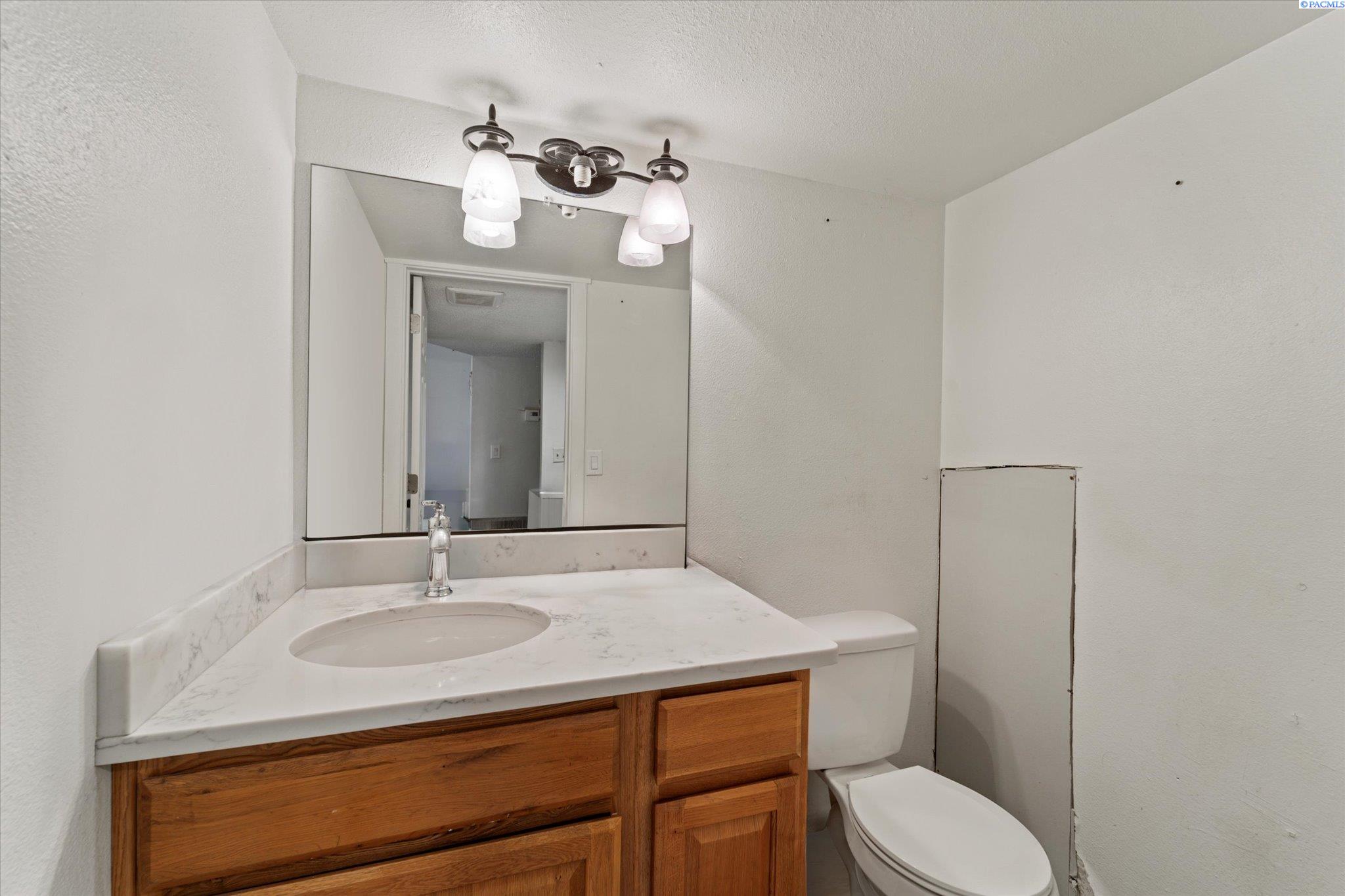 2313 W Sylvester St Unit: C8