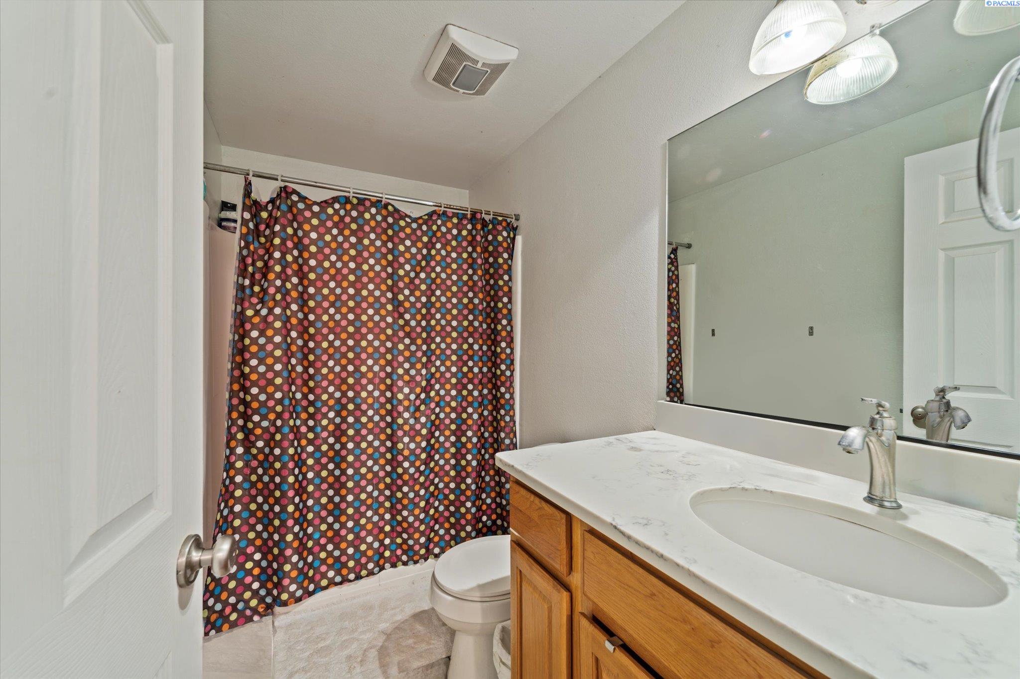 2313 W Sylvester St Unit: C8