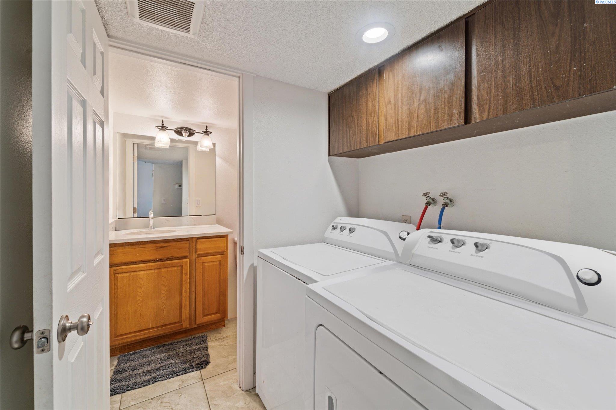 2313 W Sylvester St Unit: C8