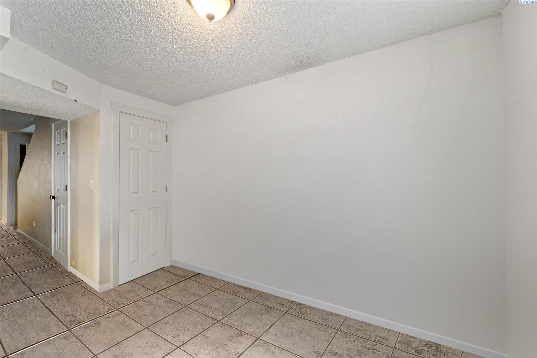 2313 W Sylvester St Unit: C8
