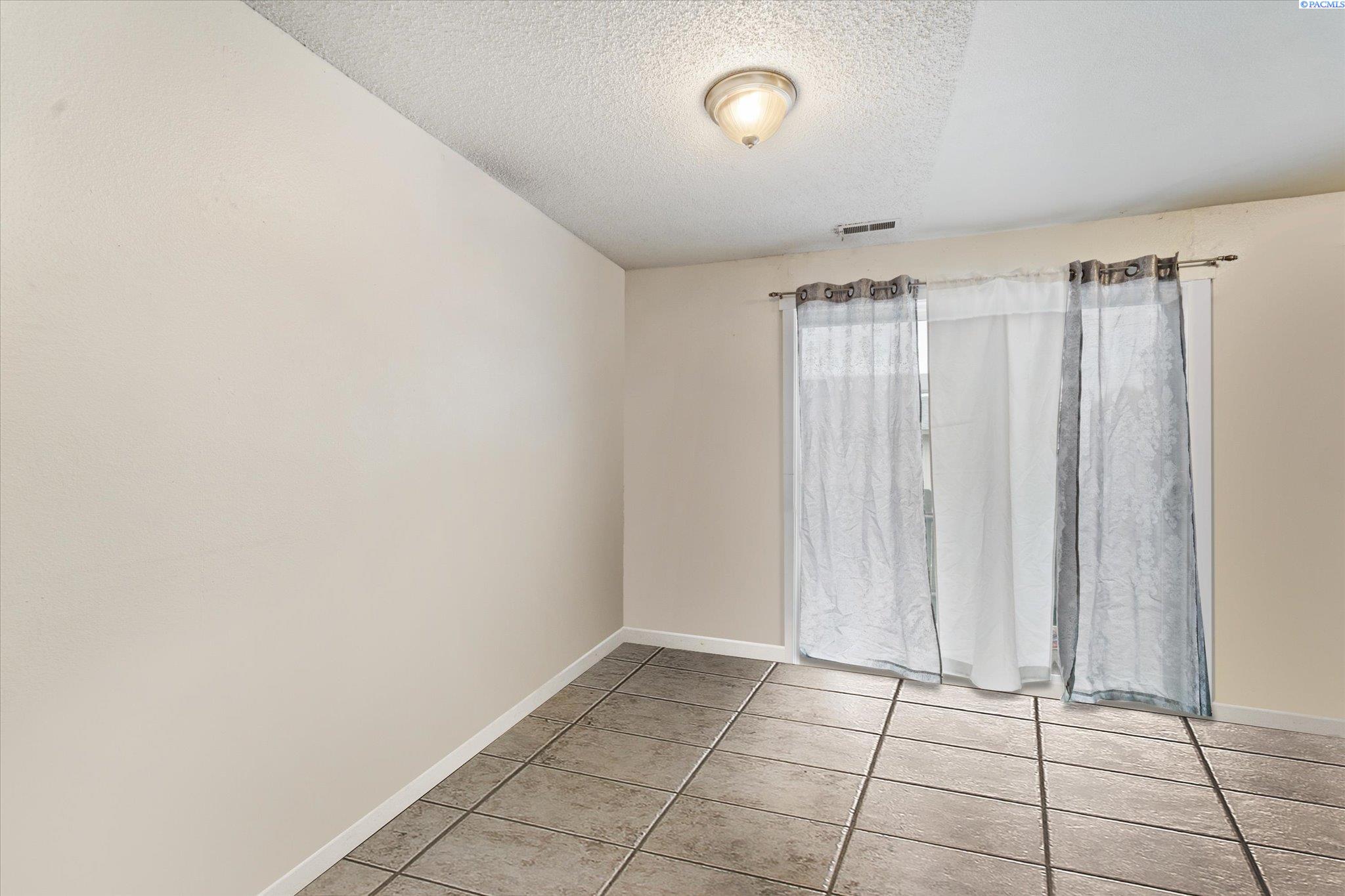 2313 W Sylvester St Unit: C8