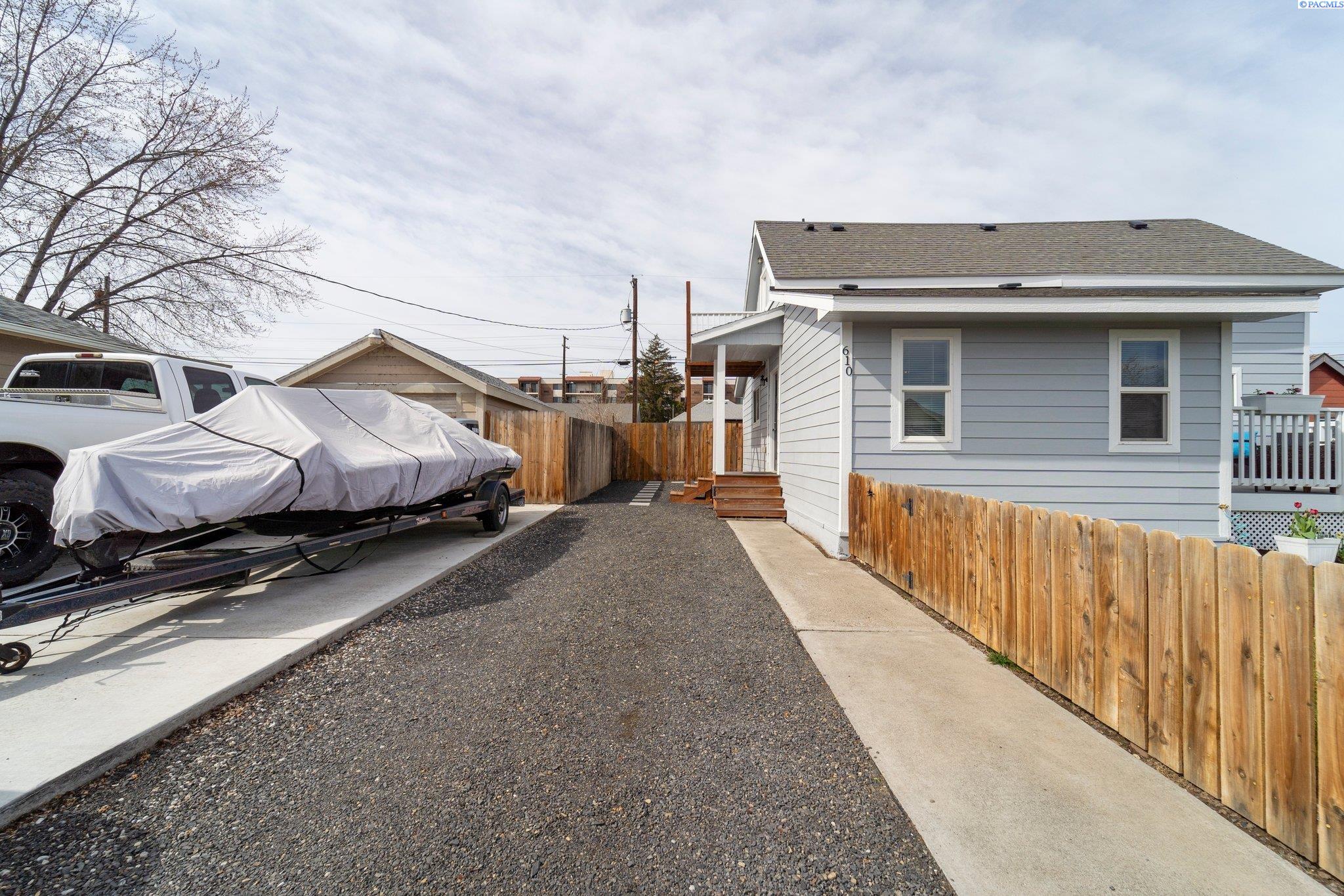 610 S Alder Street