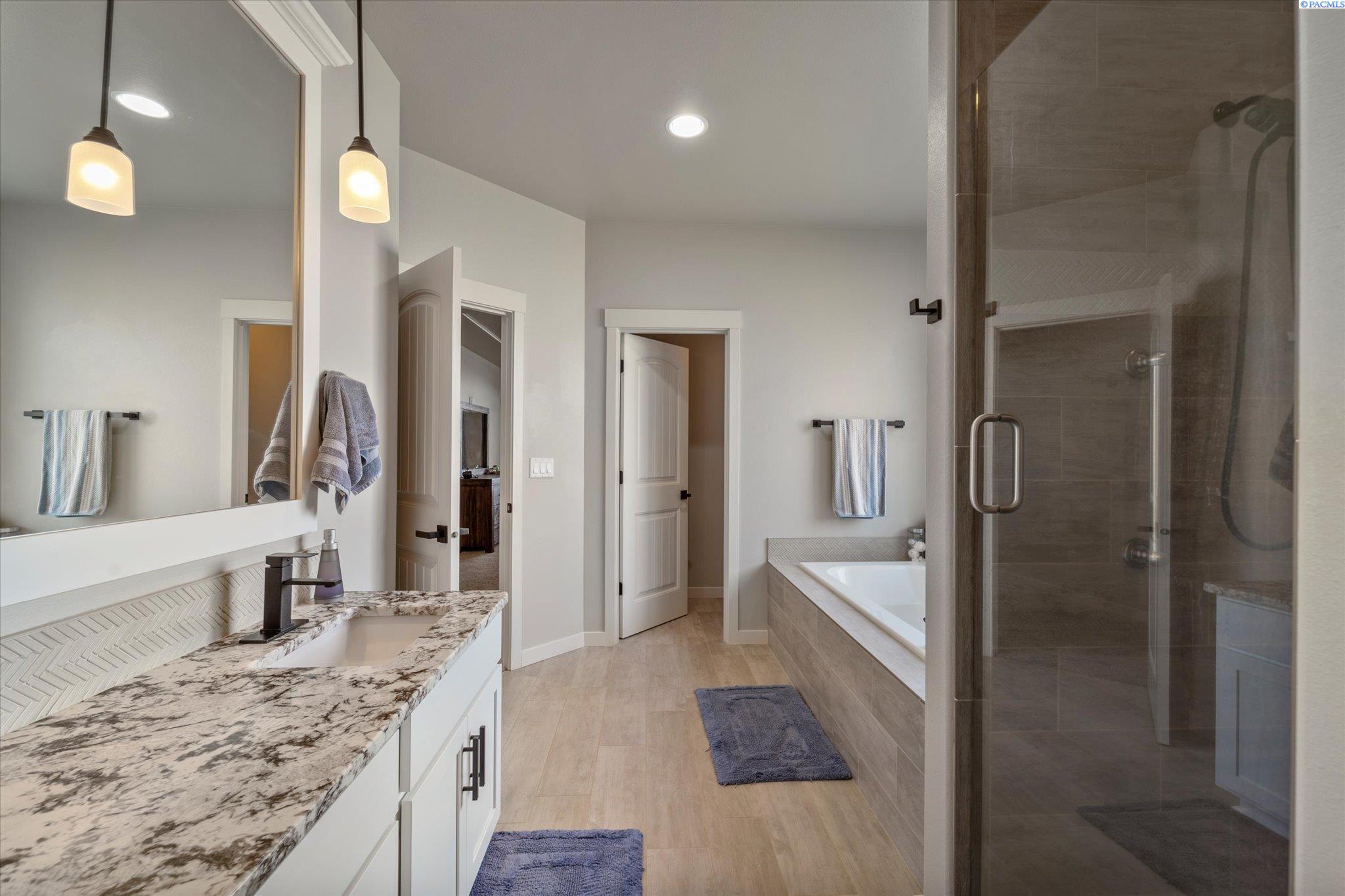 6888 Cyprus Loop
