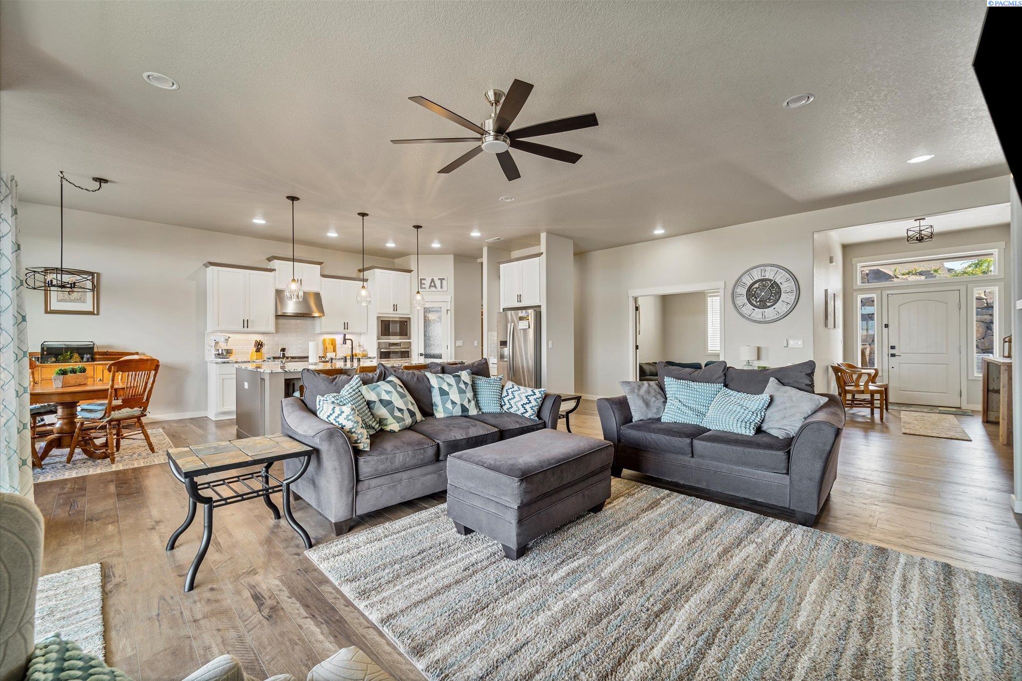 6888 Cyprus Loop