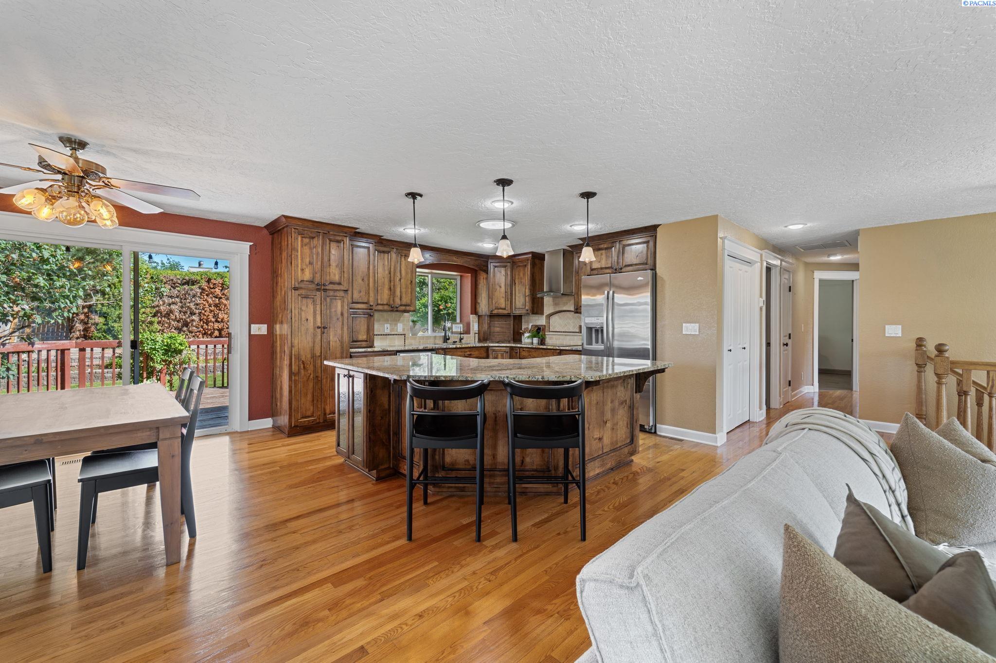 3903 S Anderson St