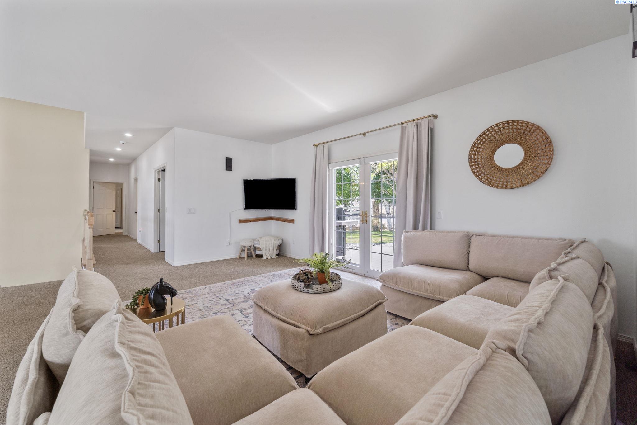 4949 Rau Lane