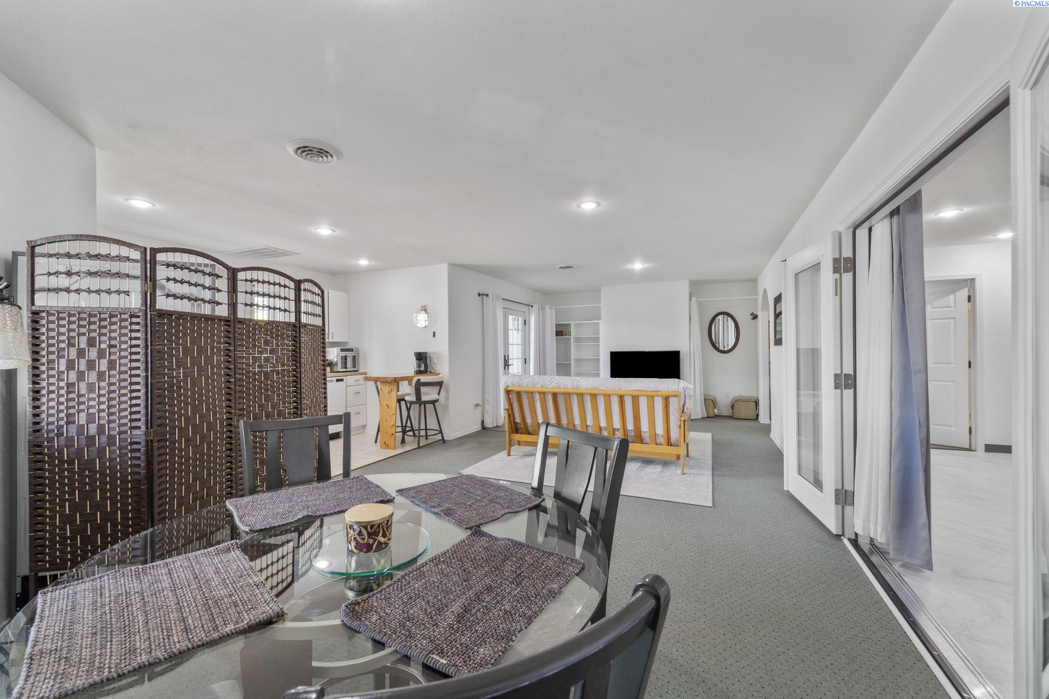 4949 Rau Lane