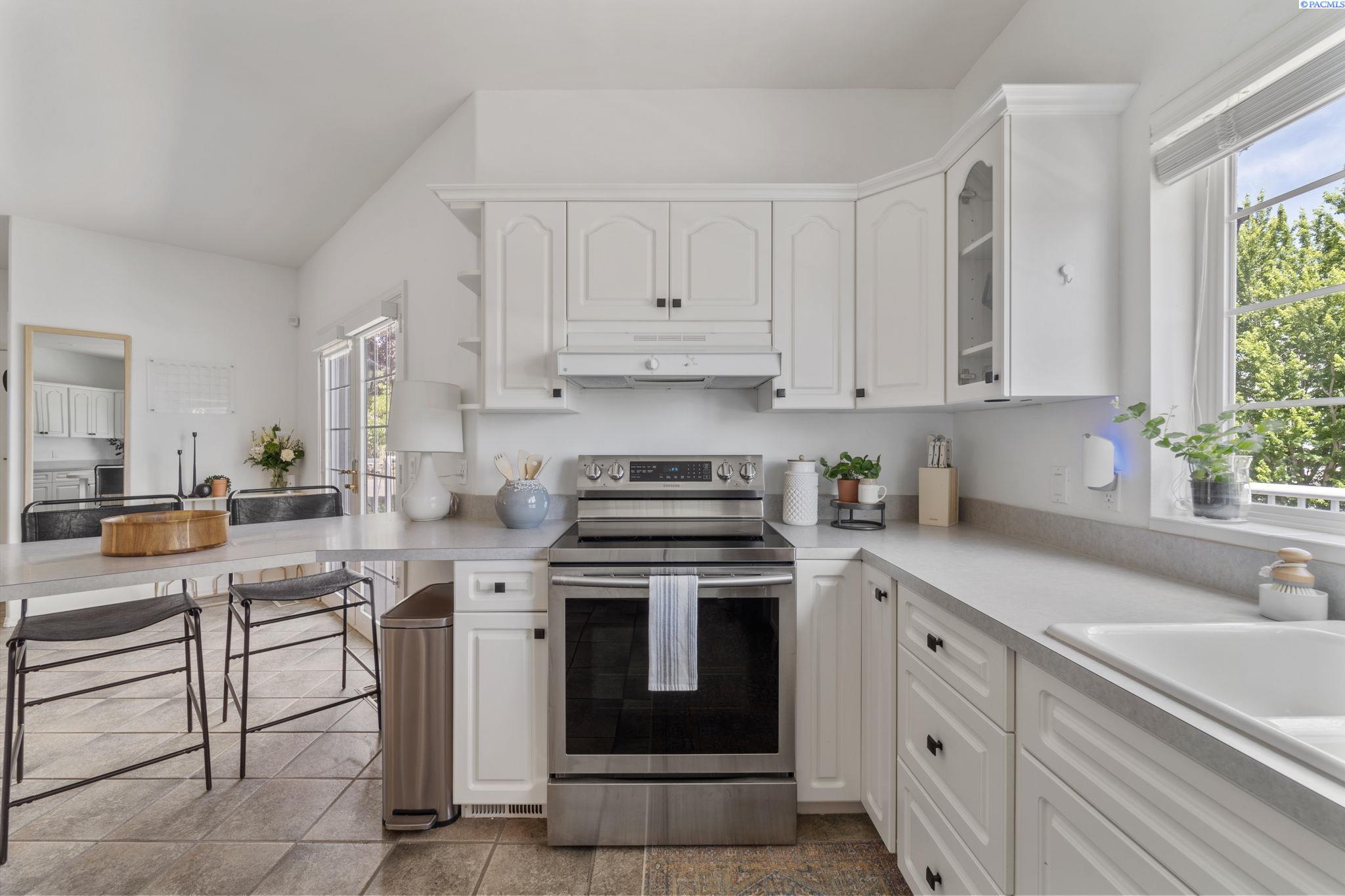 4949 Rau Lane