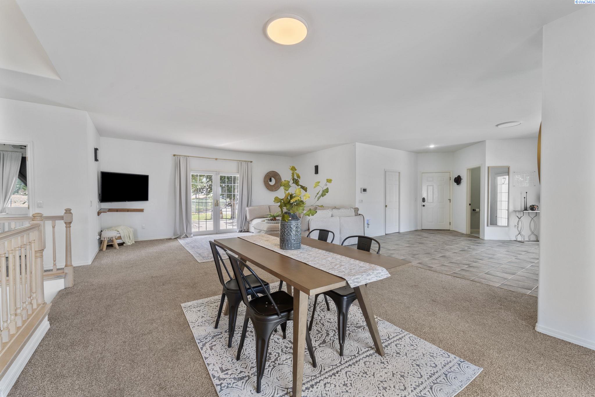 4949 Rau Lane