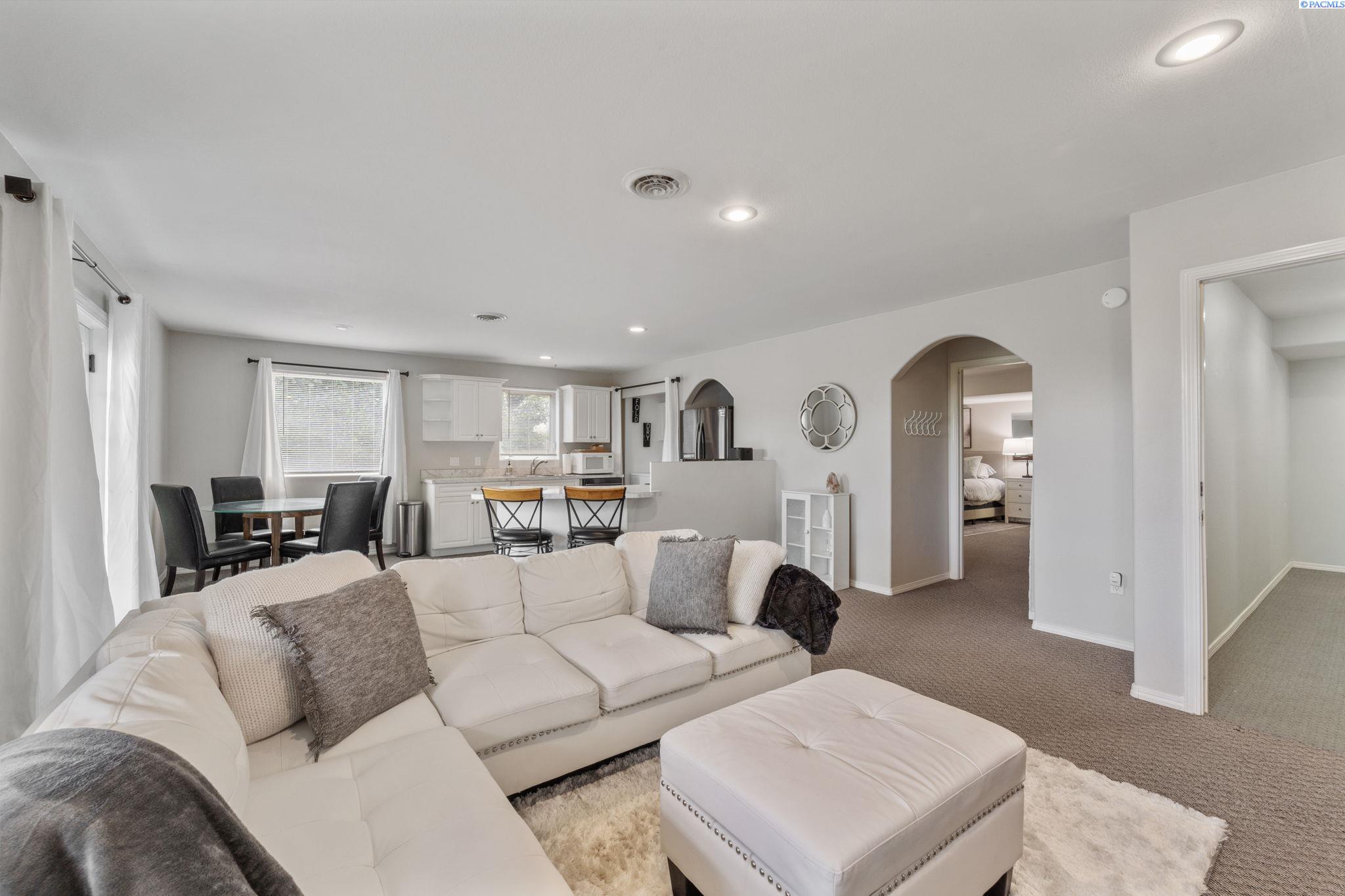 4949 Rau Lane
