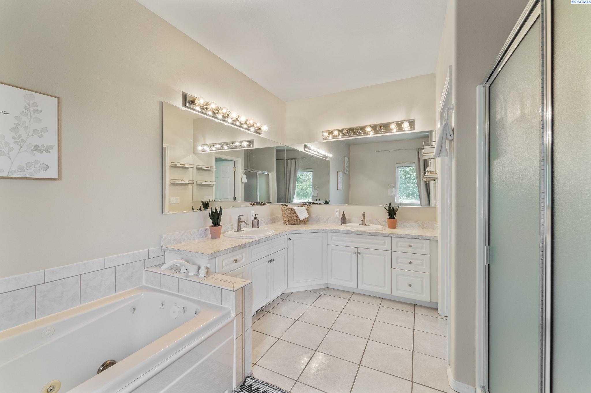 4949 Rau Lane