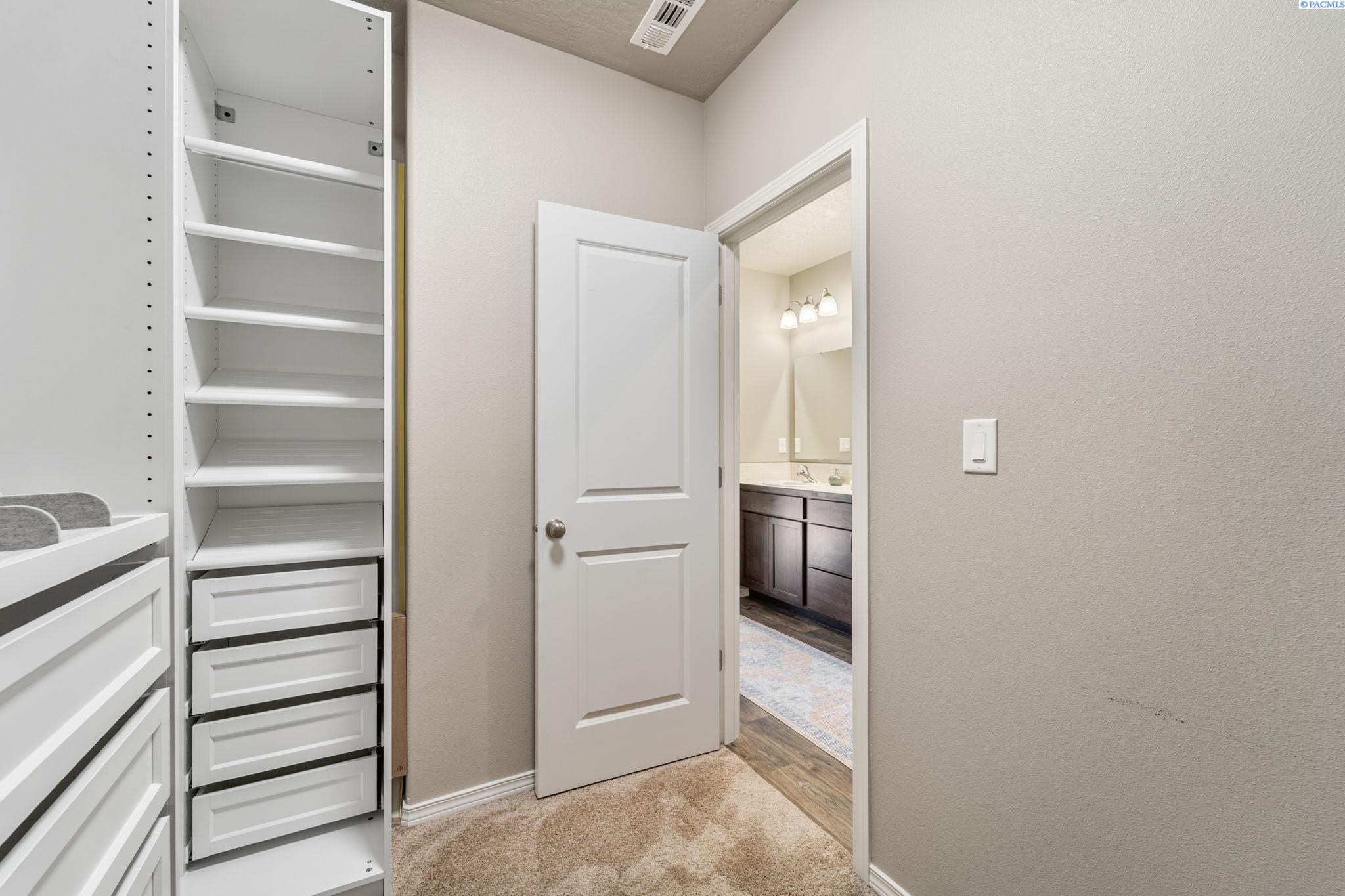 2975 Bellerive Drive