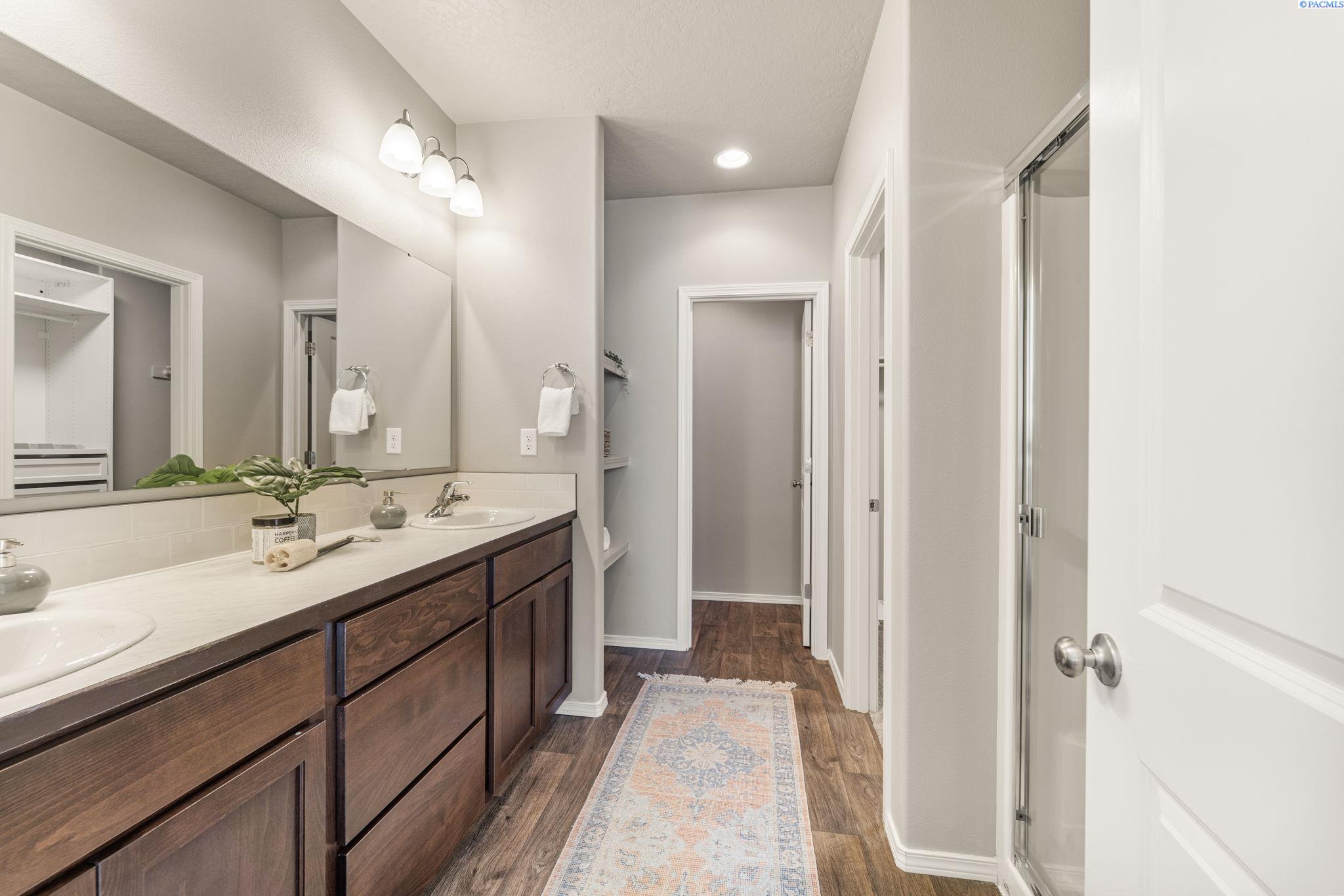 2975 Bellerive Drive