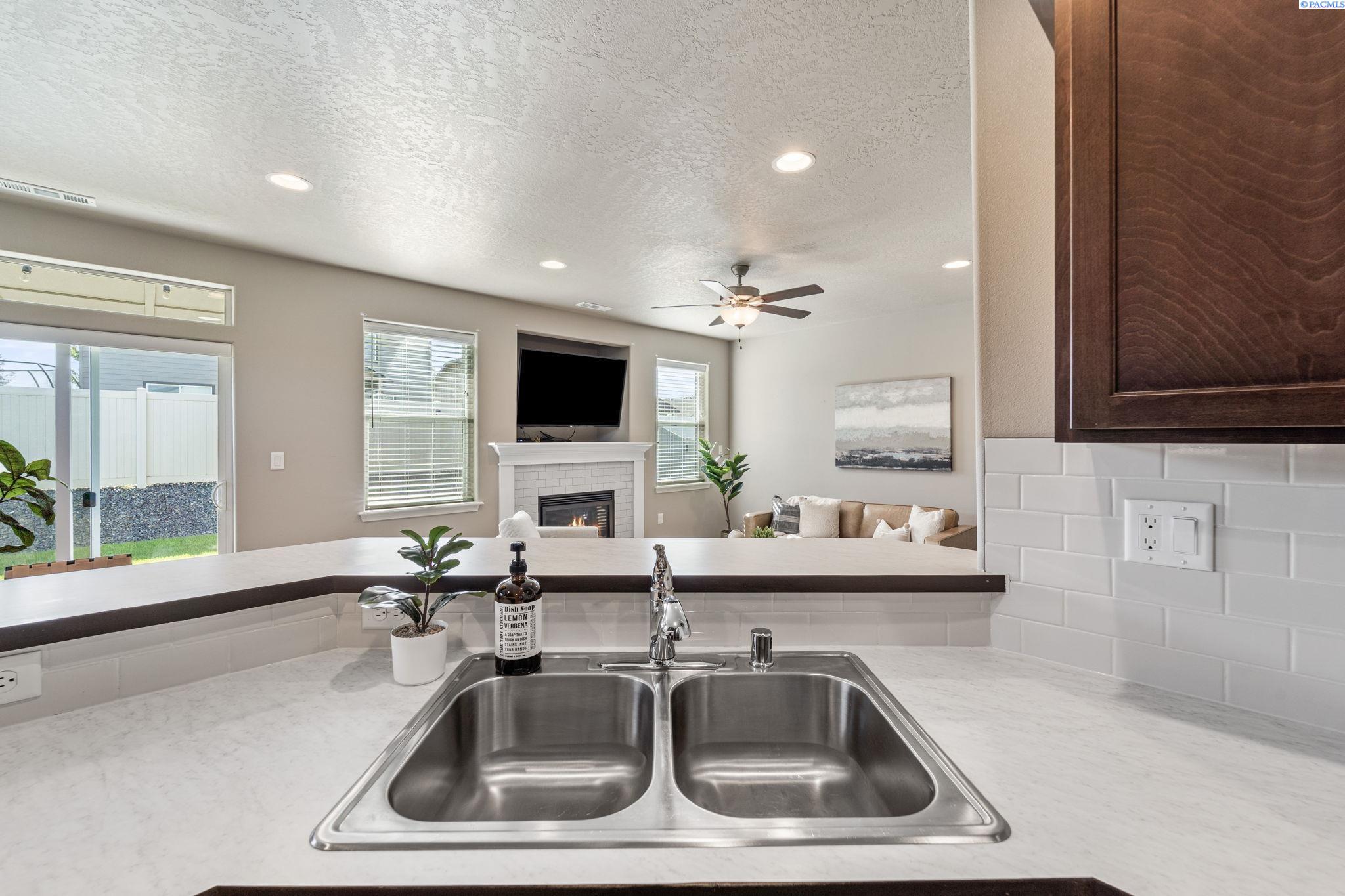 2975 Bellerive Drive
