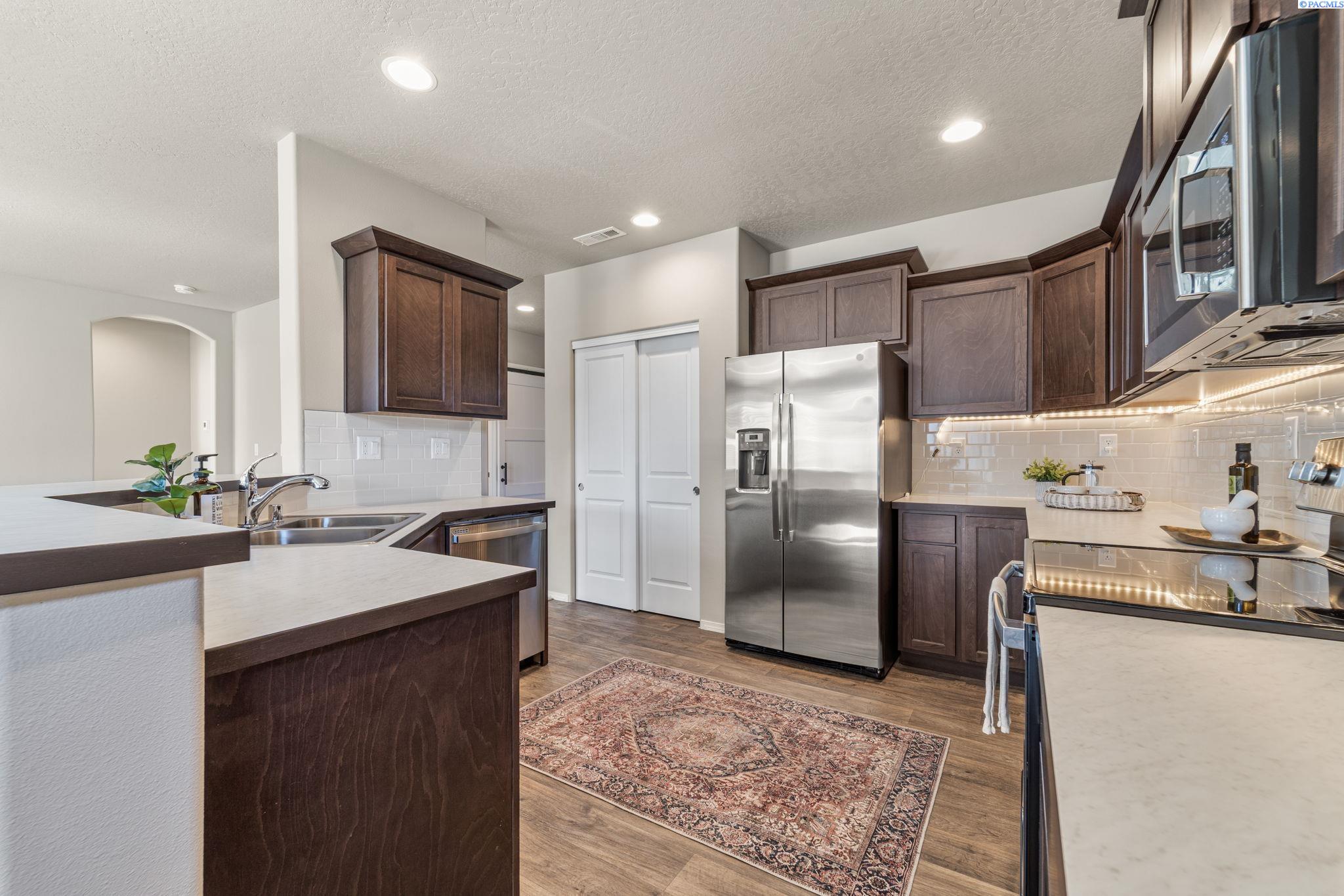 2975 Bellerive Drive