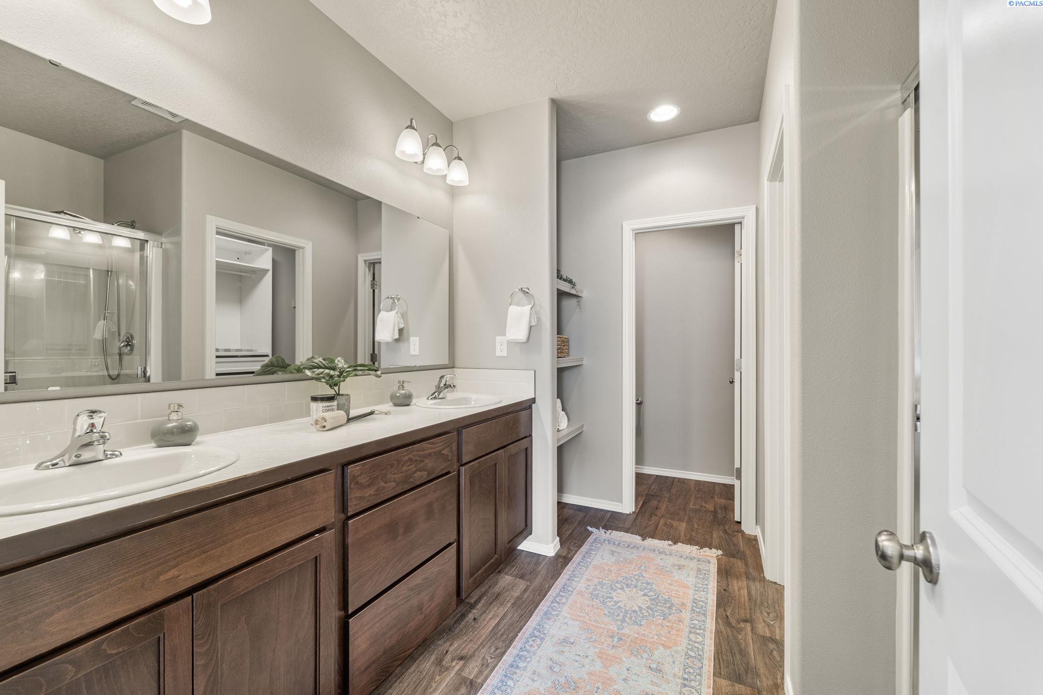 2975 Bellerive Drive