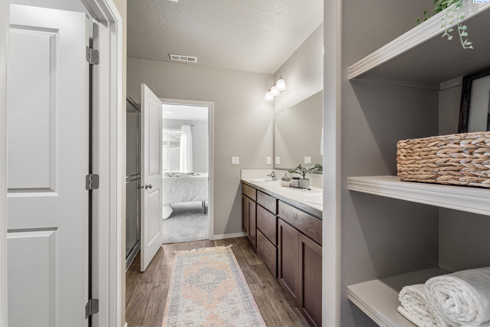 2975 Bellerive Drive