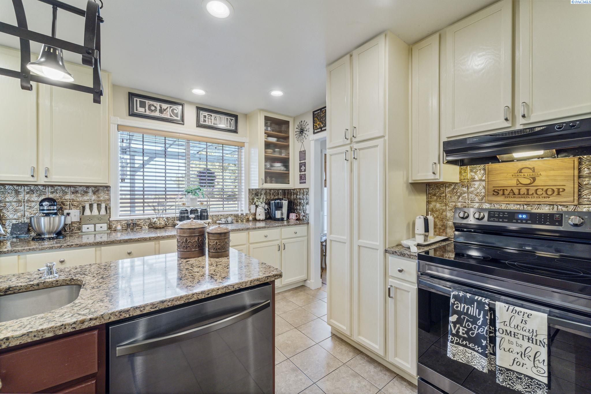 413 N Albro Road