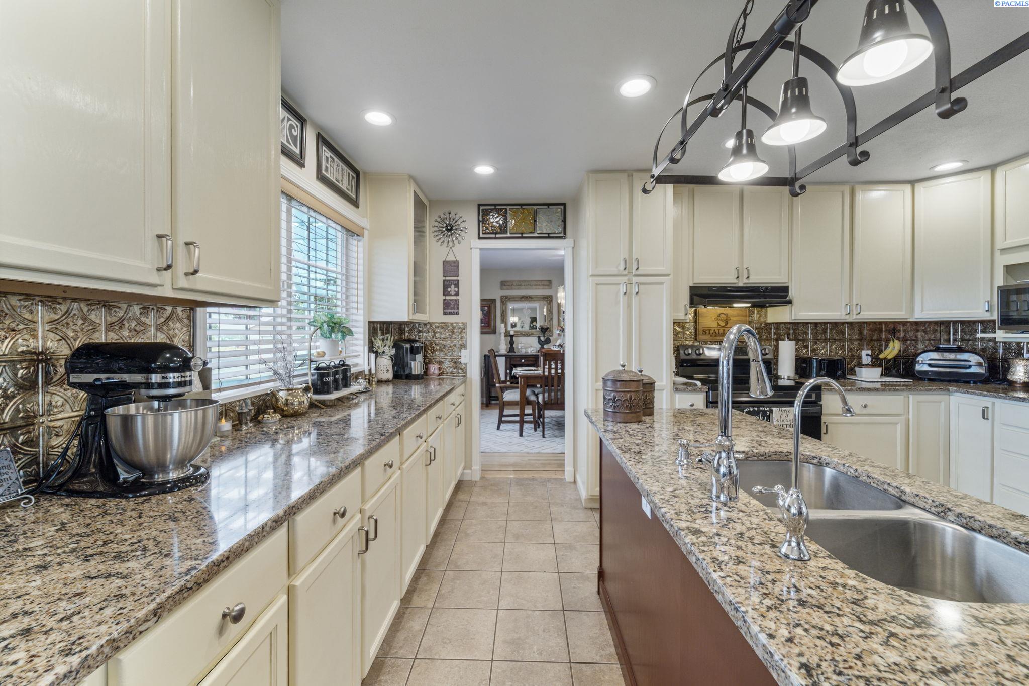 413 N Albro Road