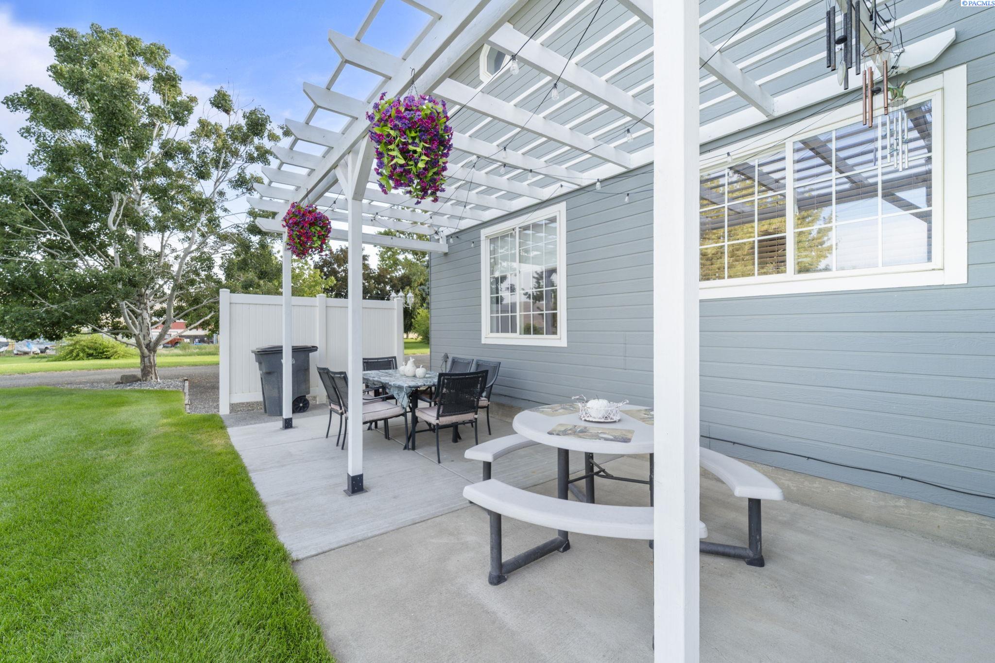 413 N Albro Road