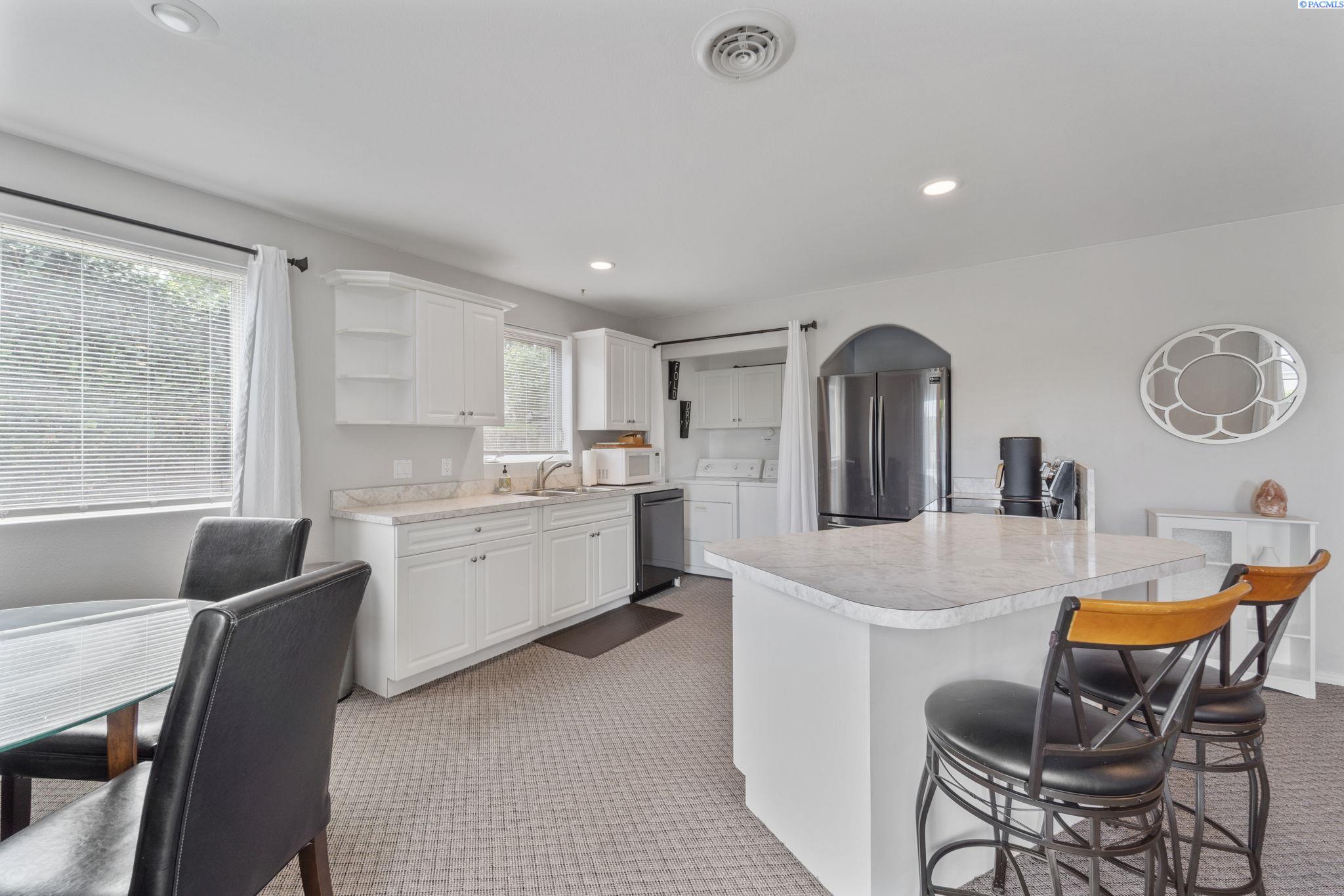 4949 Rau Lane