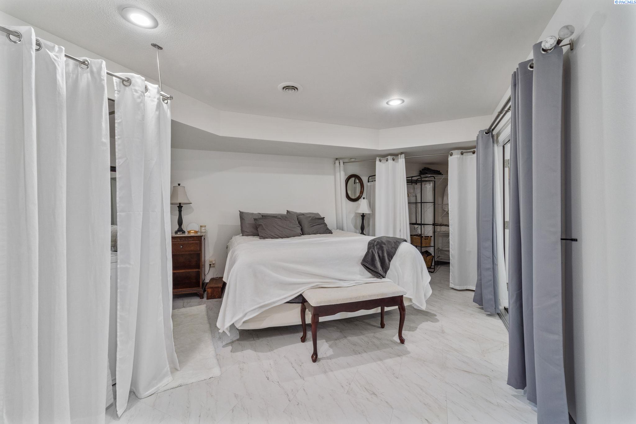 4949 Rau Lane