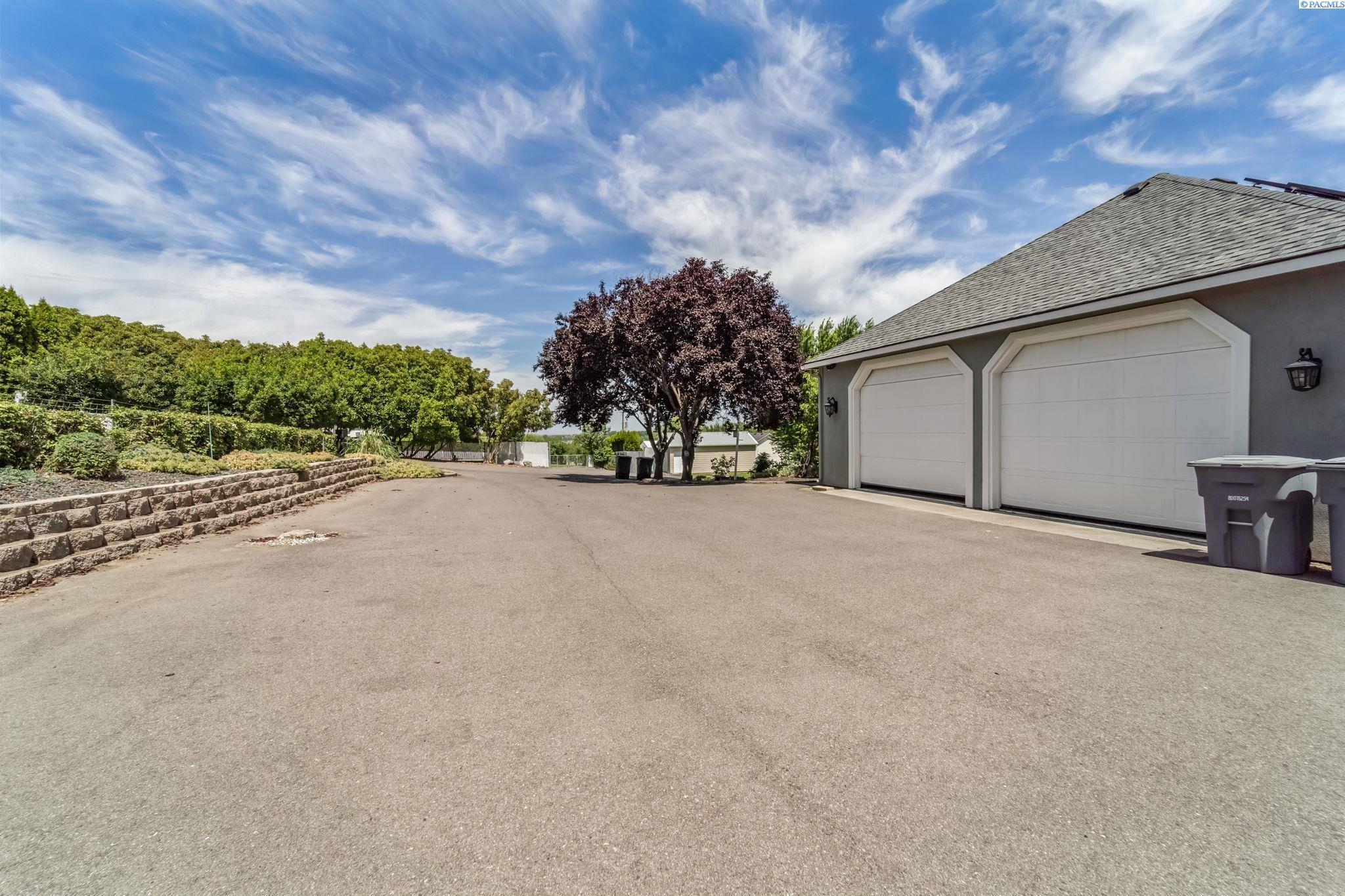 4949 Rau Lane