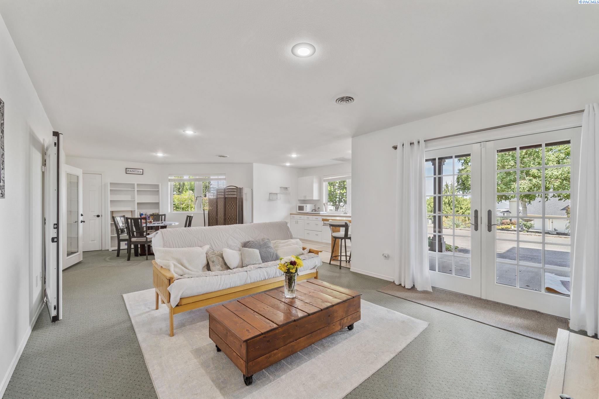 4949 Rau Lane