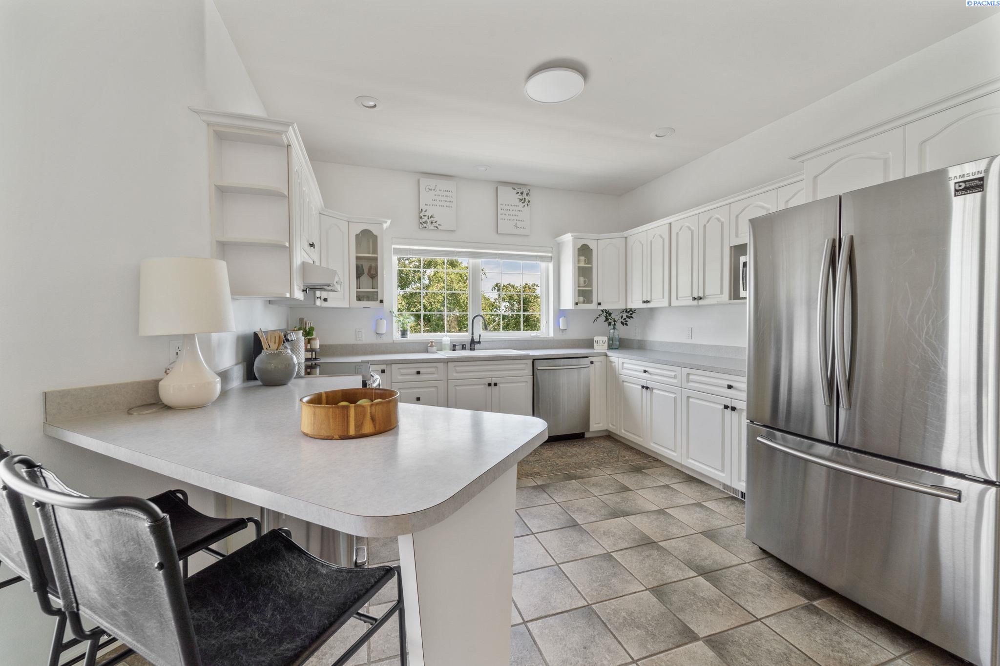 4949 Rau Lane