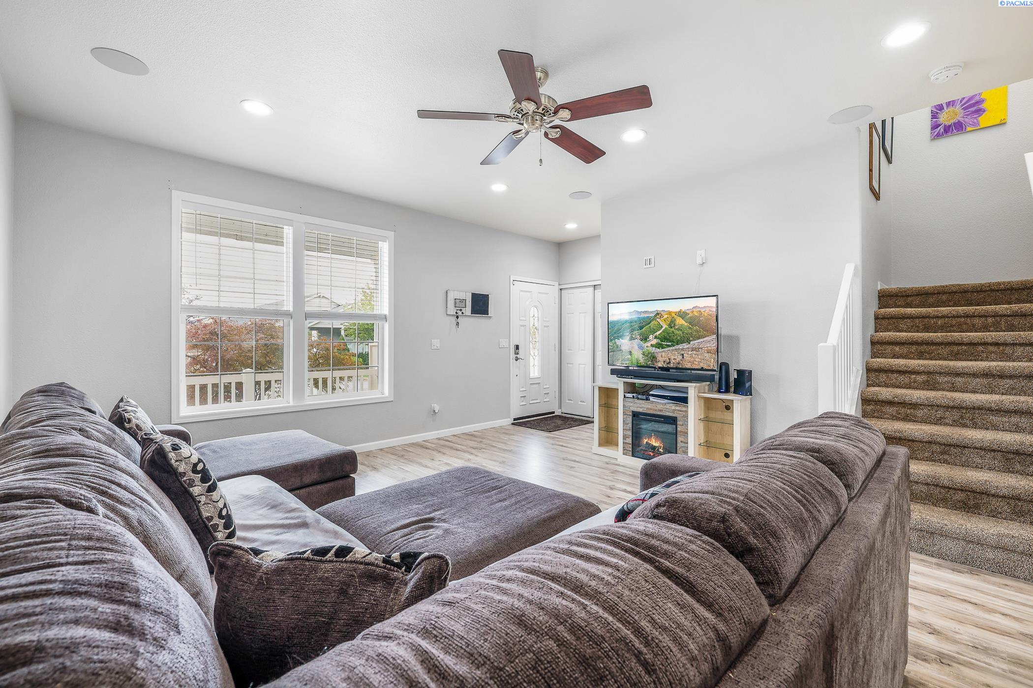 5415 Oriole Lane
