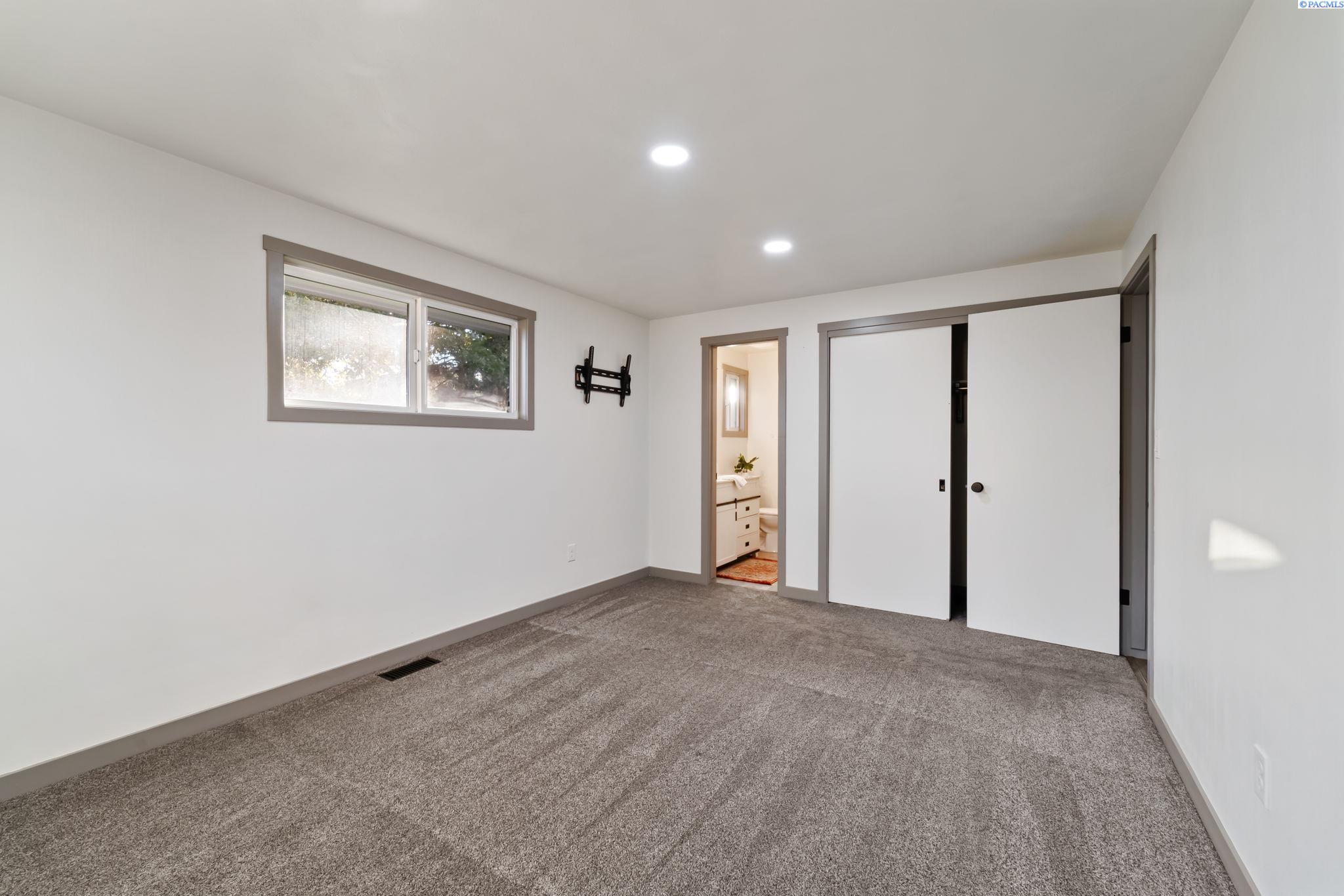 4603 W Metaline Avenue