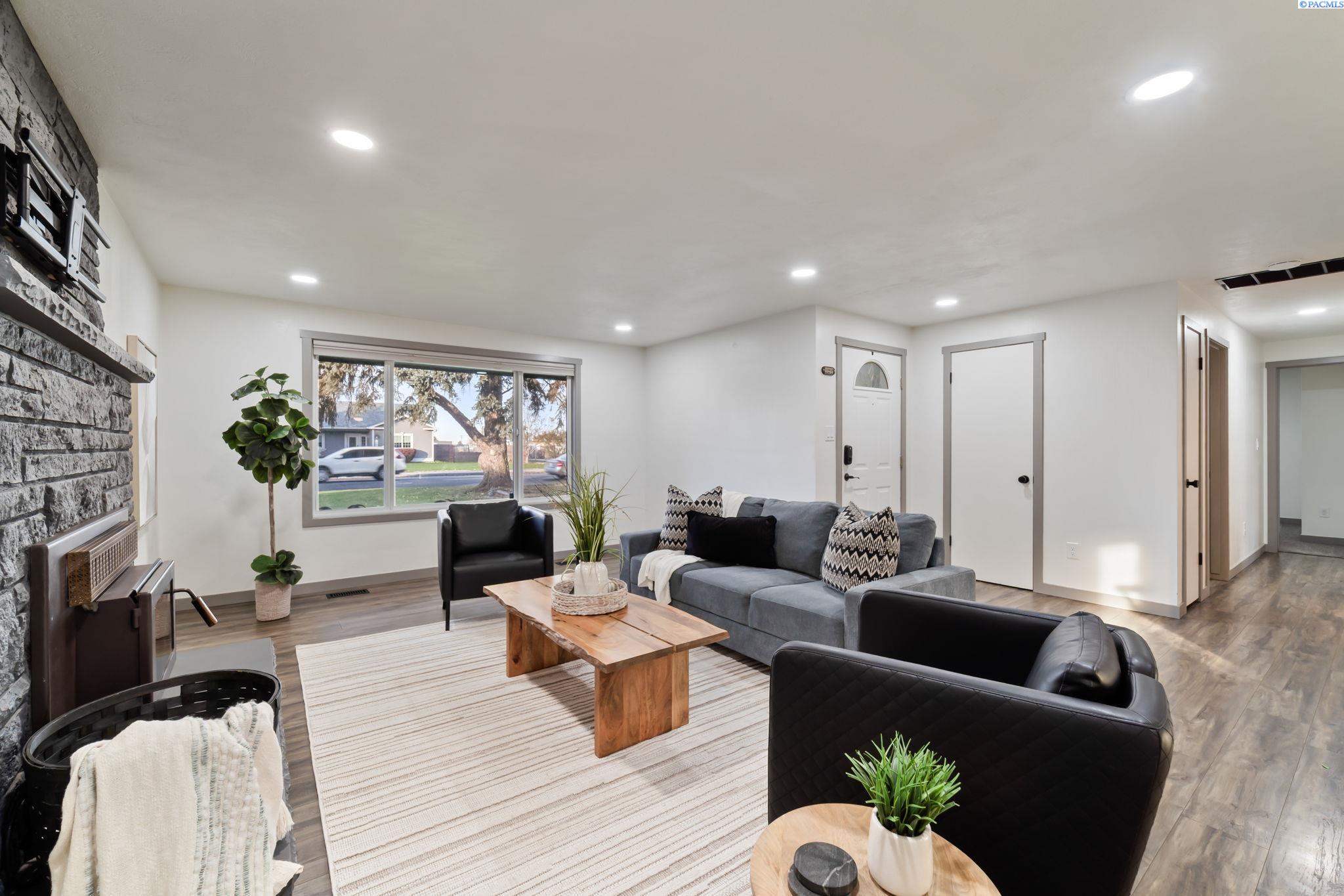 4603 W Metaline Avenue