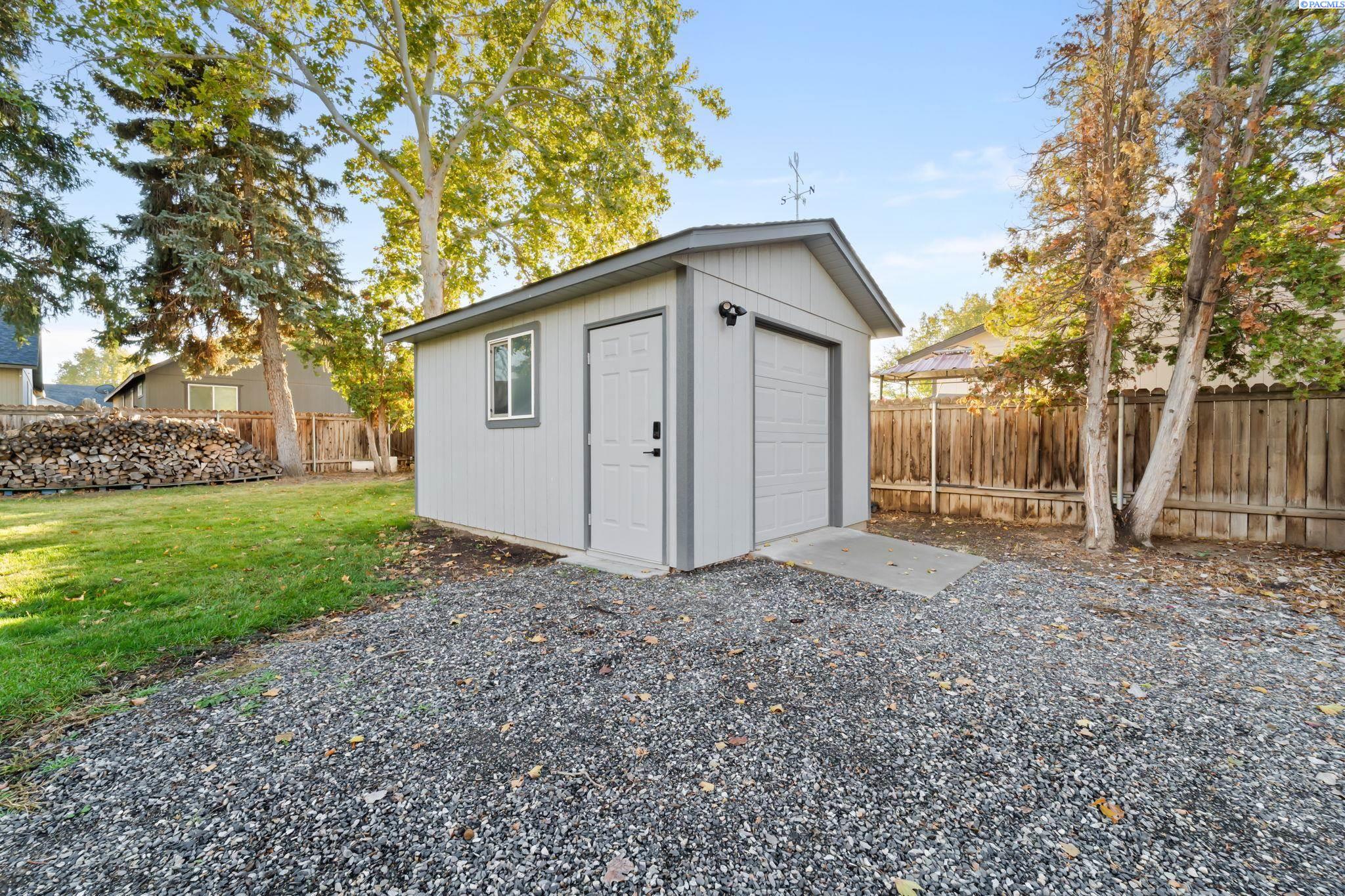 4603 W Metaline Avenue