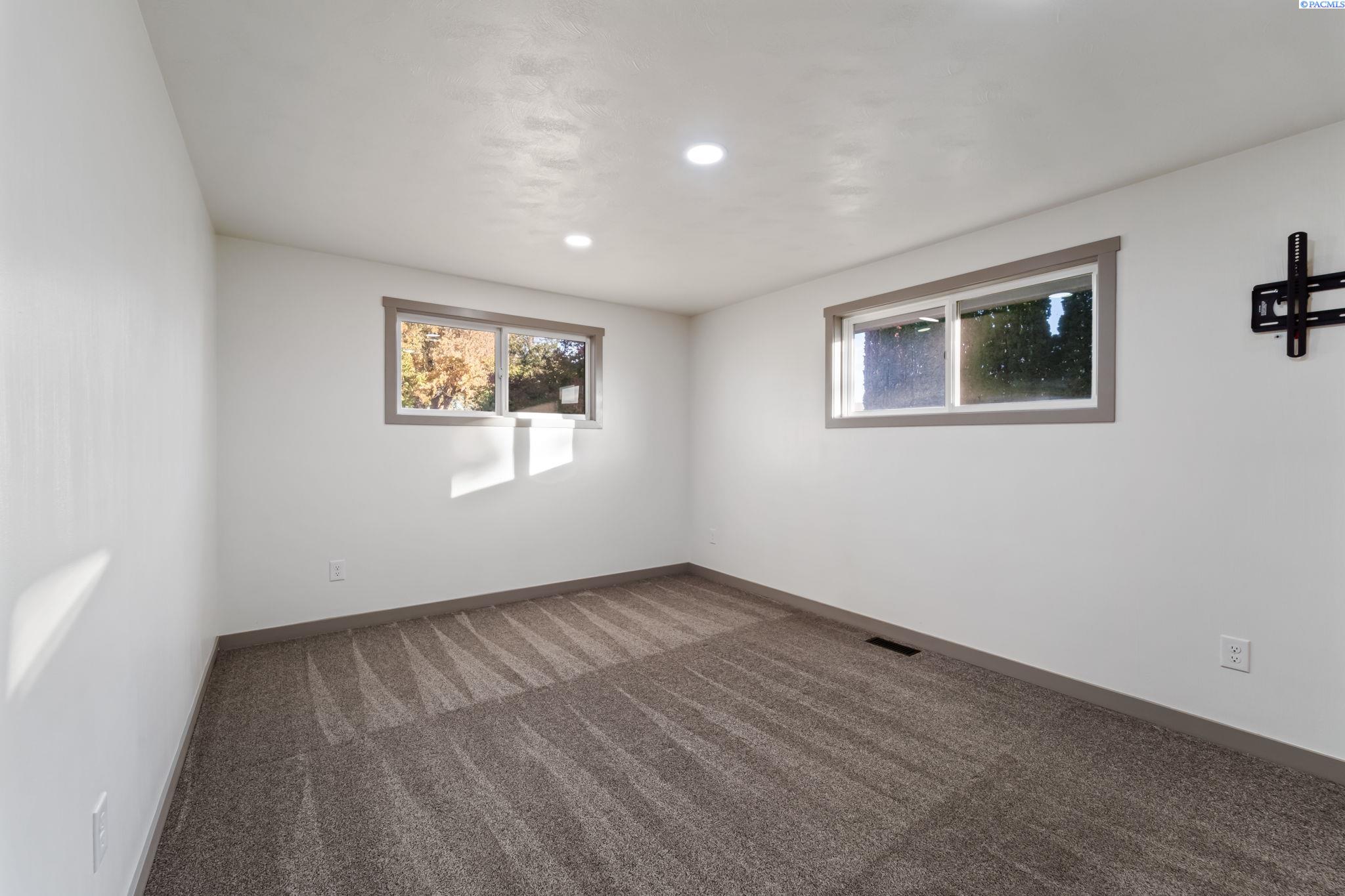 4603 W Metaline Avenue