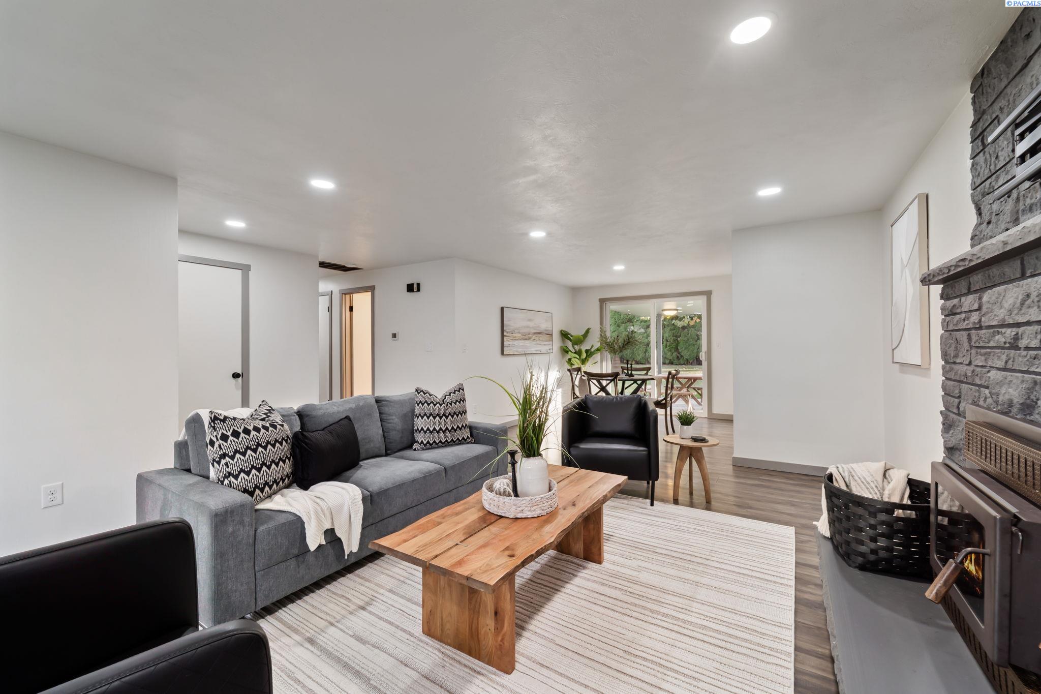 4603 W Metaline Avenue