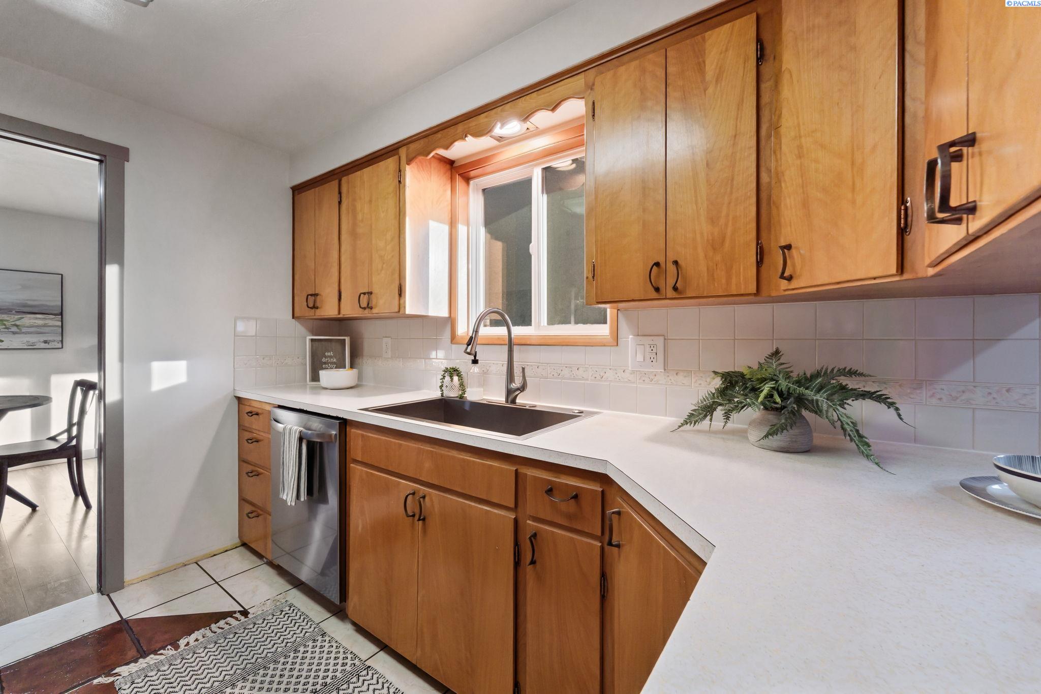 4603 W Metaline Avenue