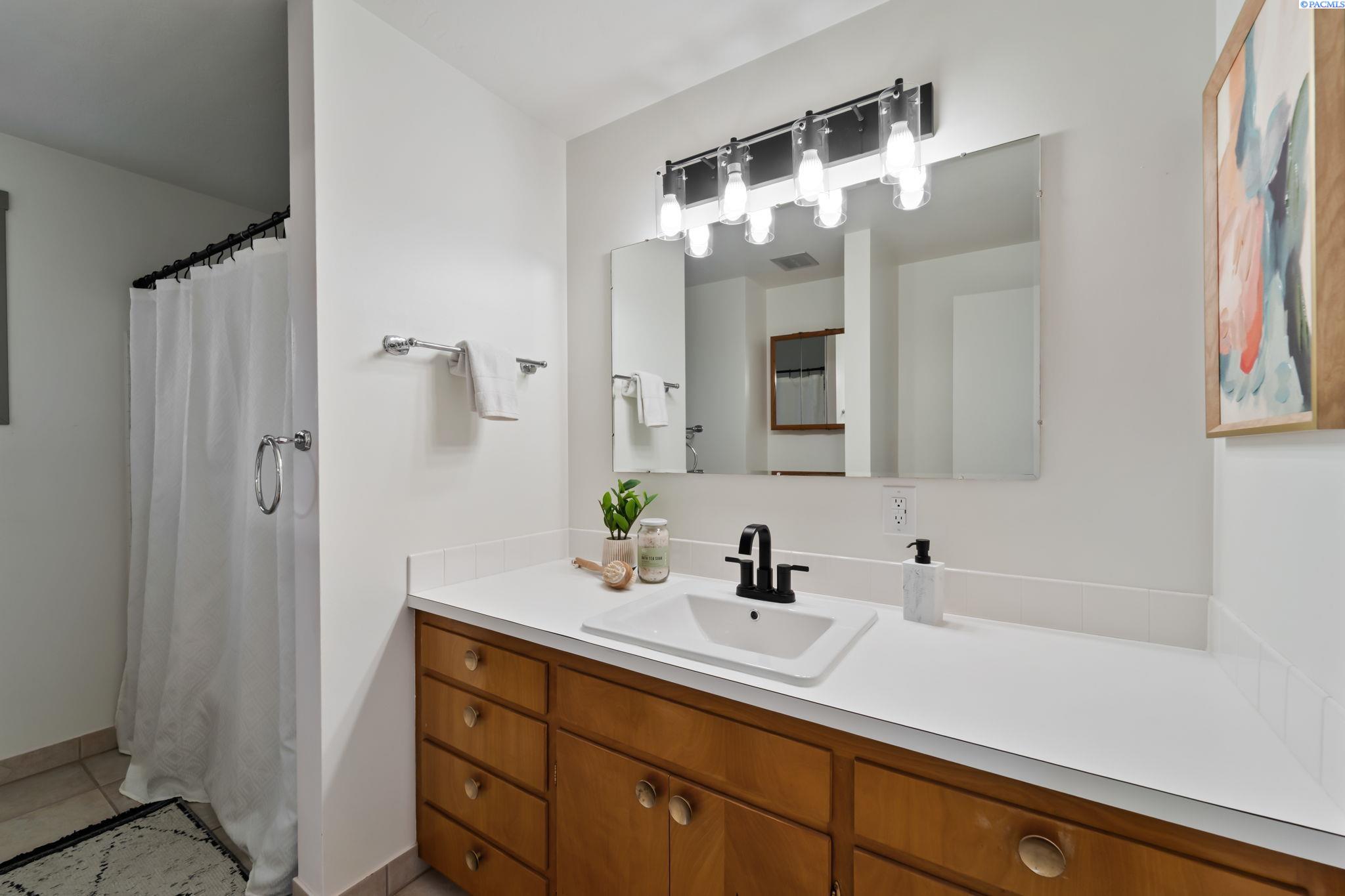 4603 W Metaline Avenue