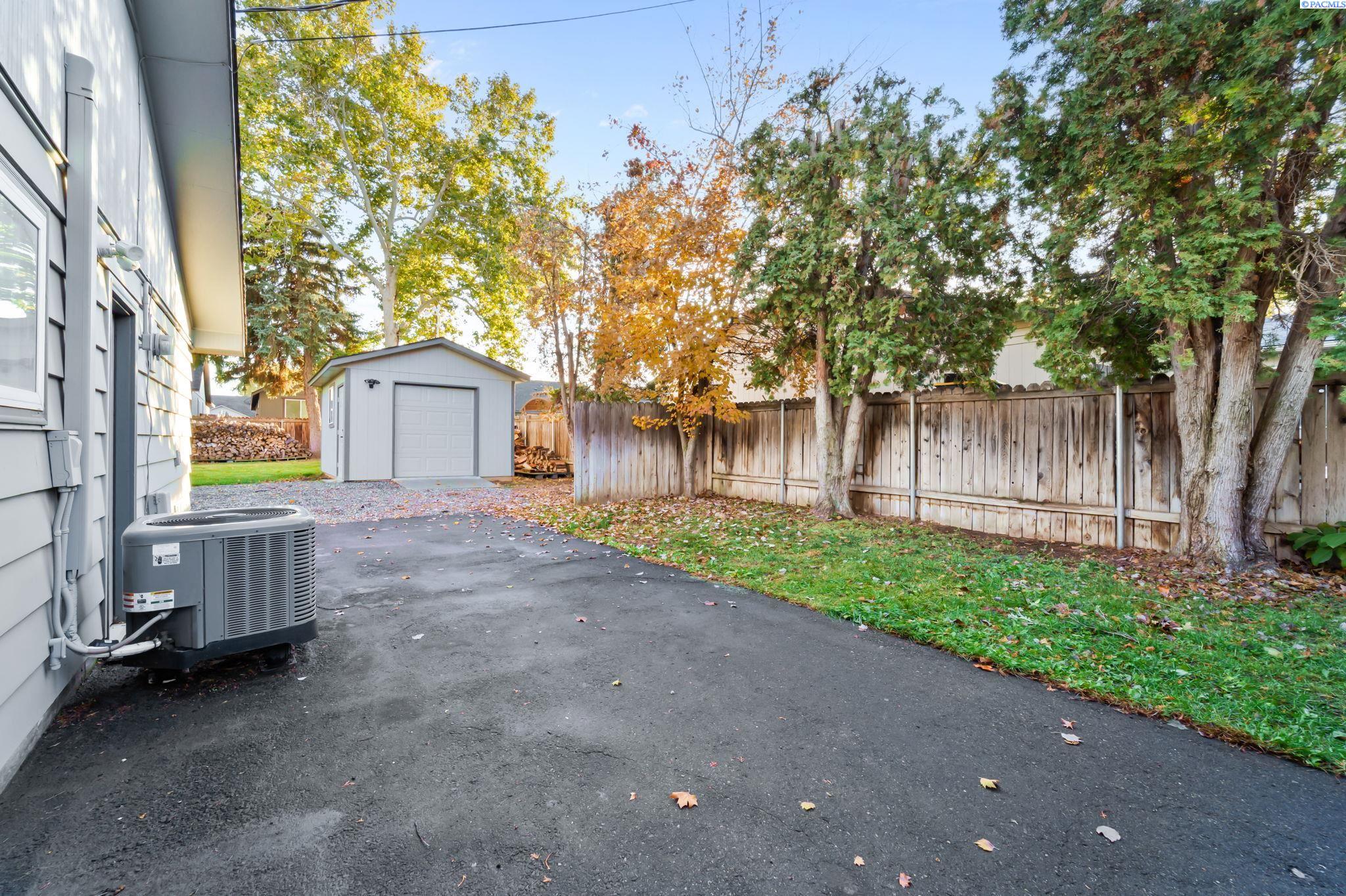 4603 W Metaline Avenue