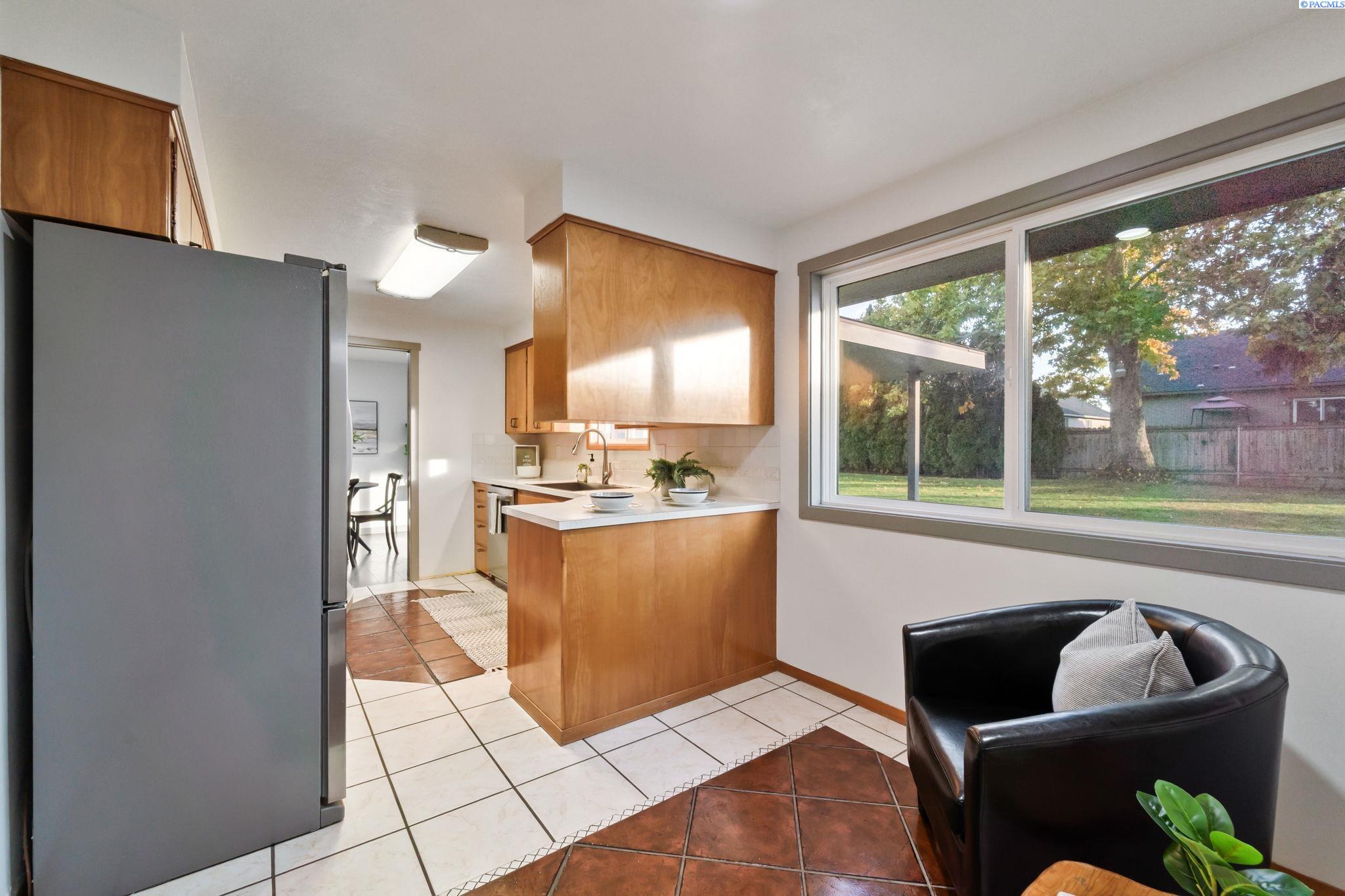 4603 W Metaline Avenue