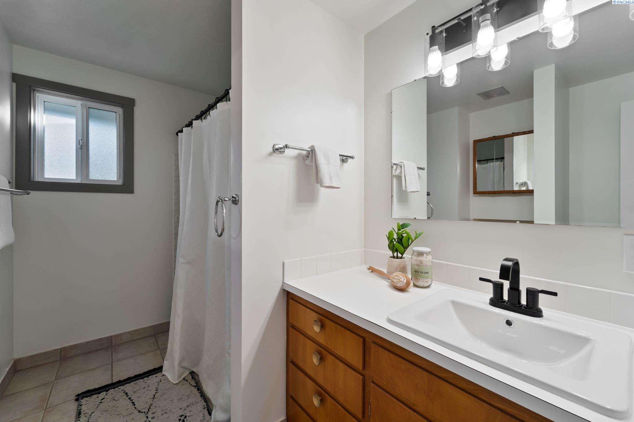 4603 W Metaline Avenue