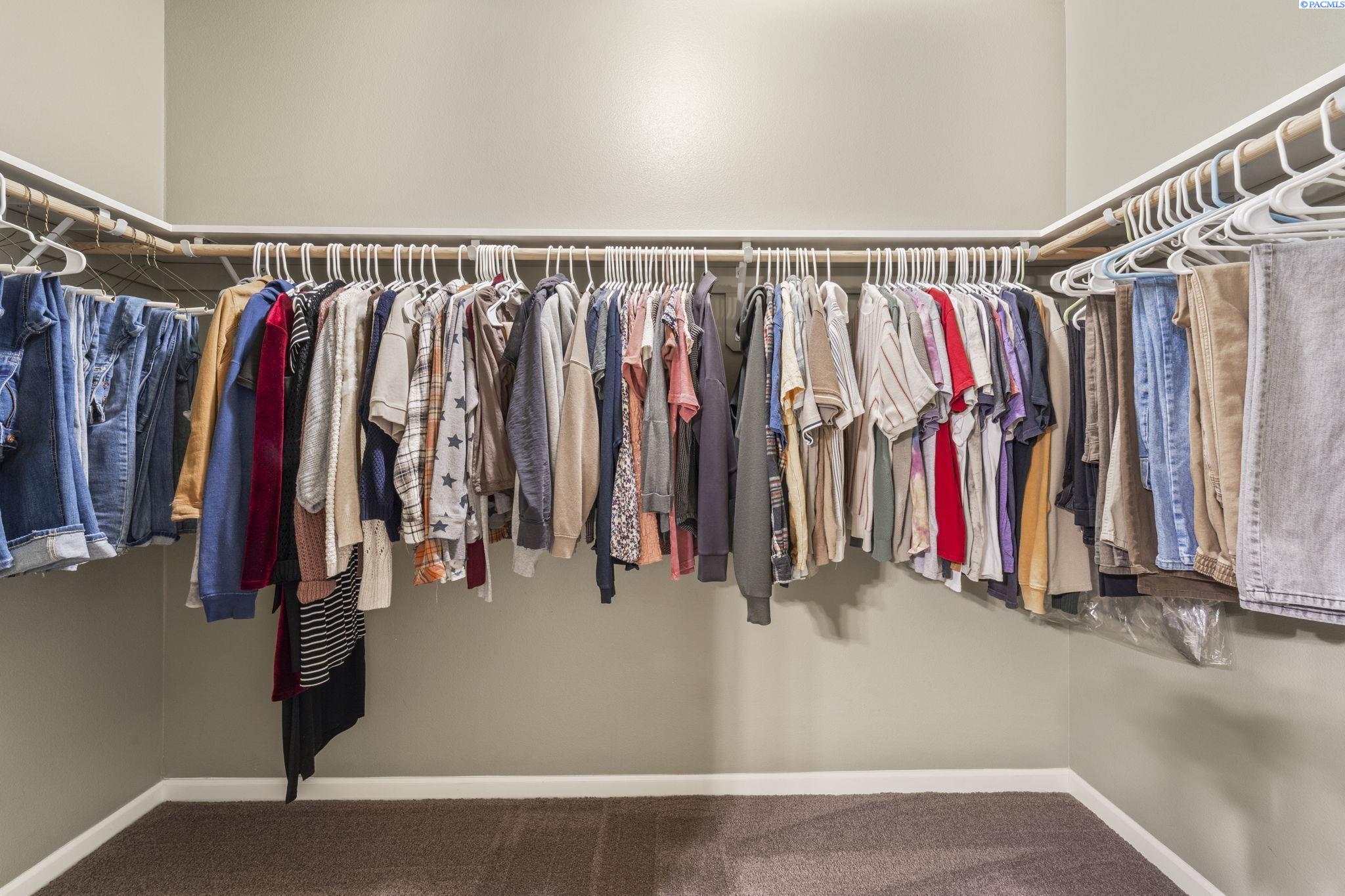 6102 Westmoreland Ln