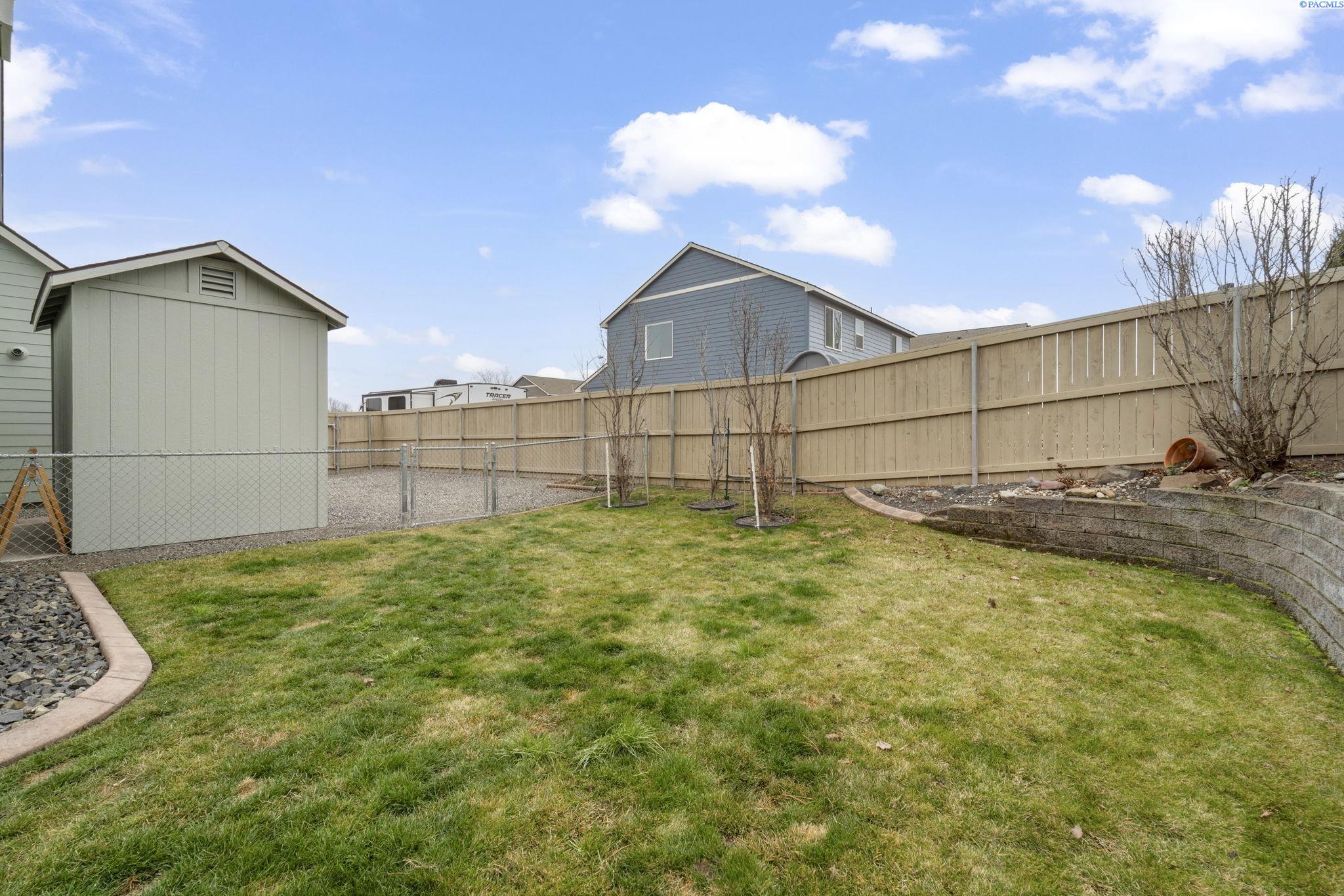 6102 Westmoreland Ln