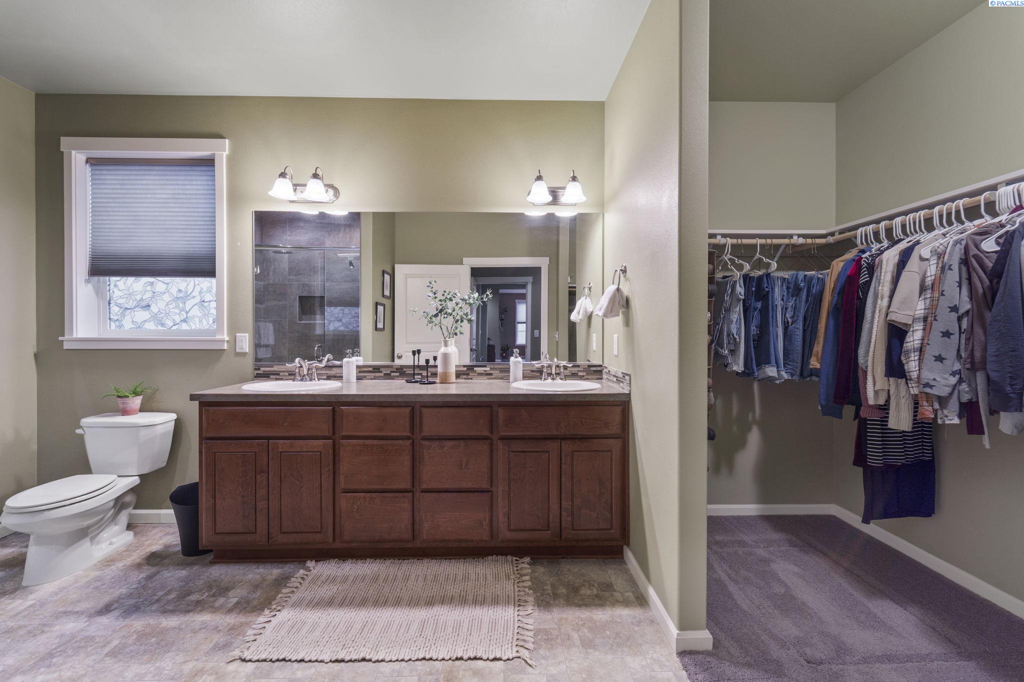 6102 Westmoreland Ln