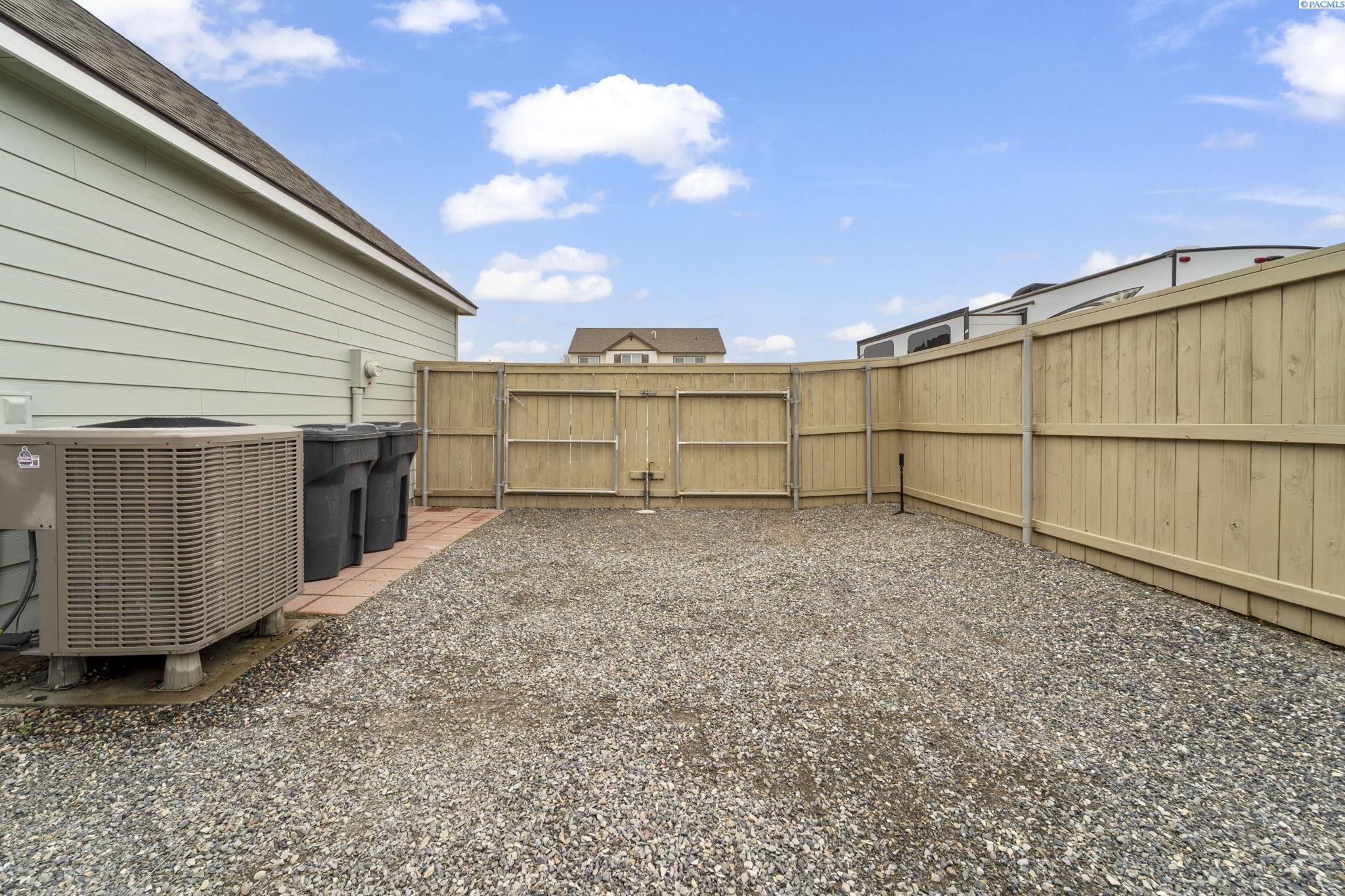 6102 Westmoreland Ln