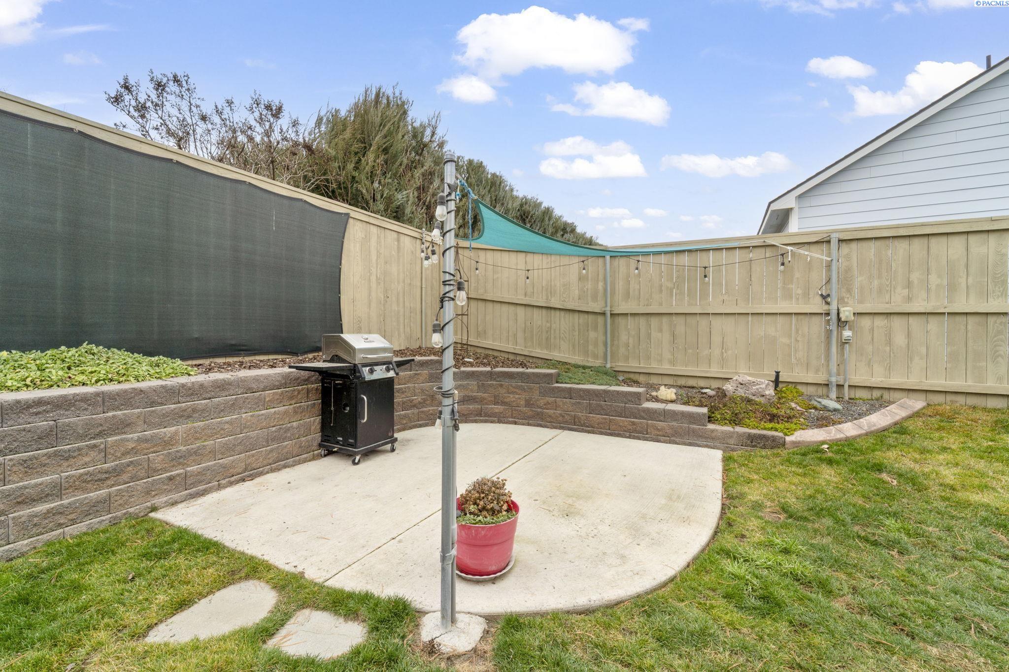 6102 Westmoreland Ln