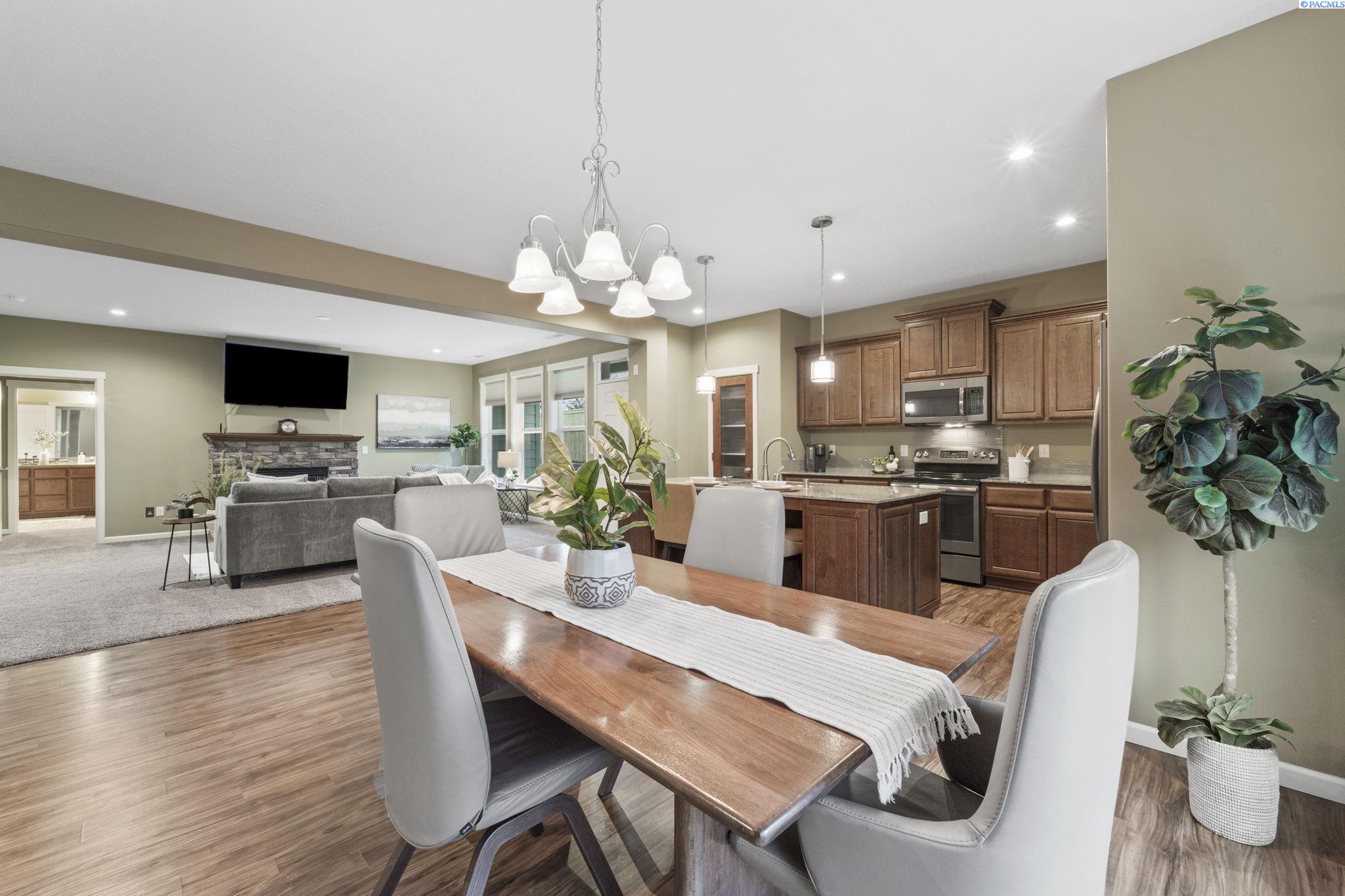 6102 Westmoreland Ln