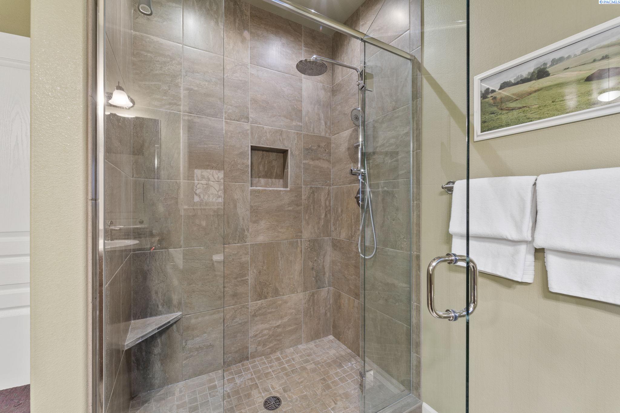 6102 Westmoreland Ln