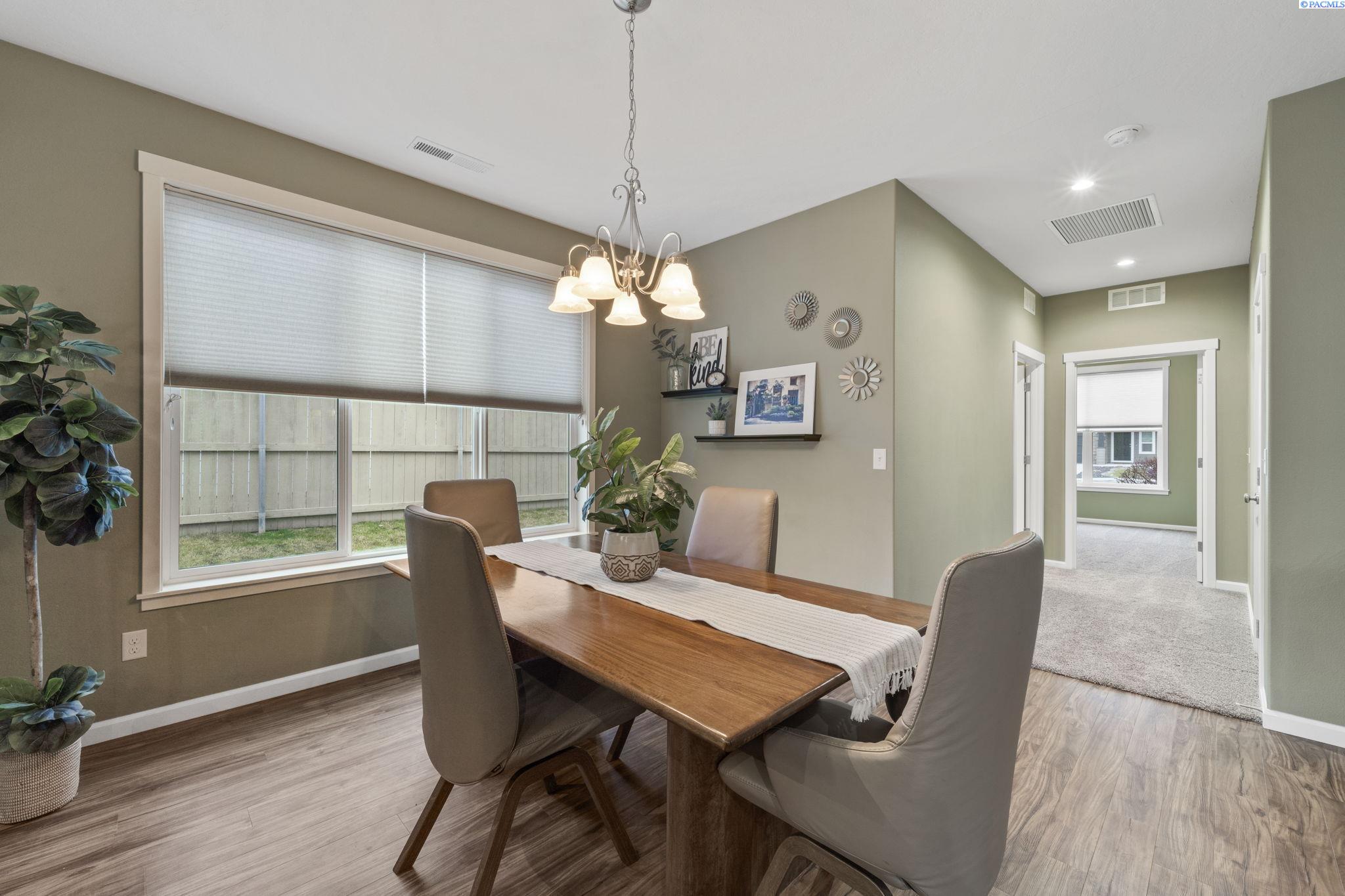 6102 Westmoreland Ln