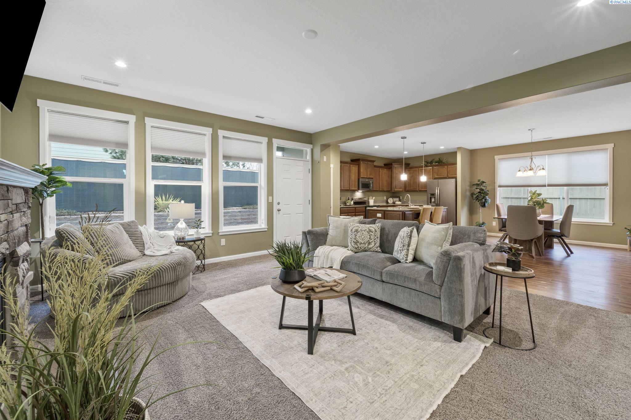 6102 Westmoreland Ln